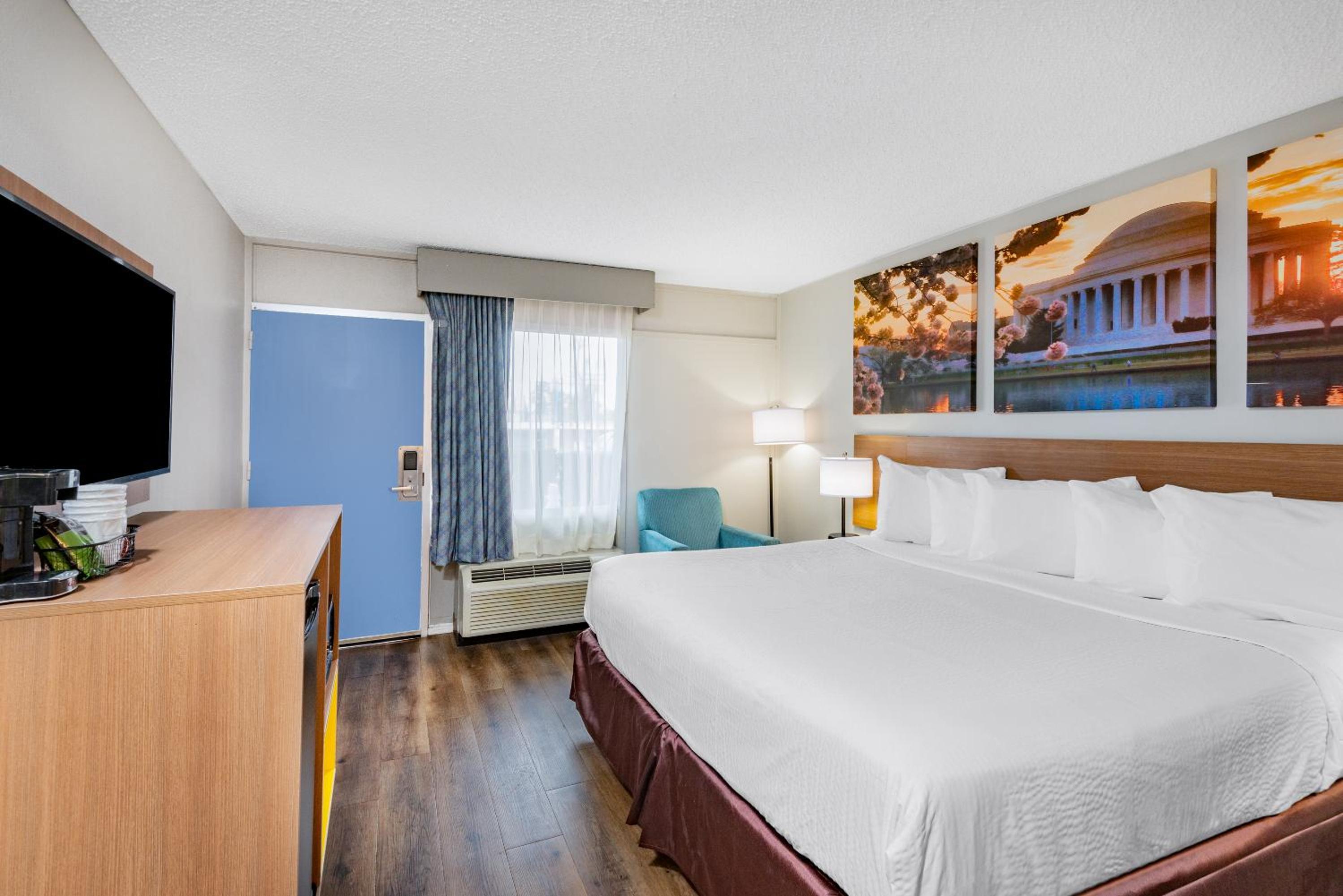 King Room - Disability Access/Non-Smoking photo 2