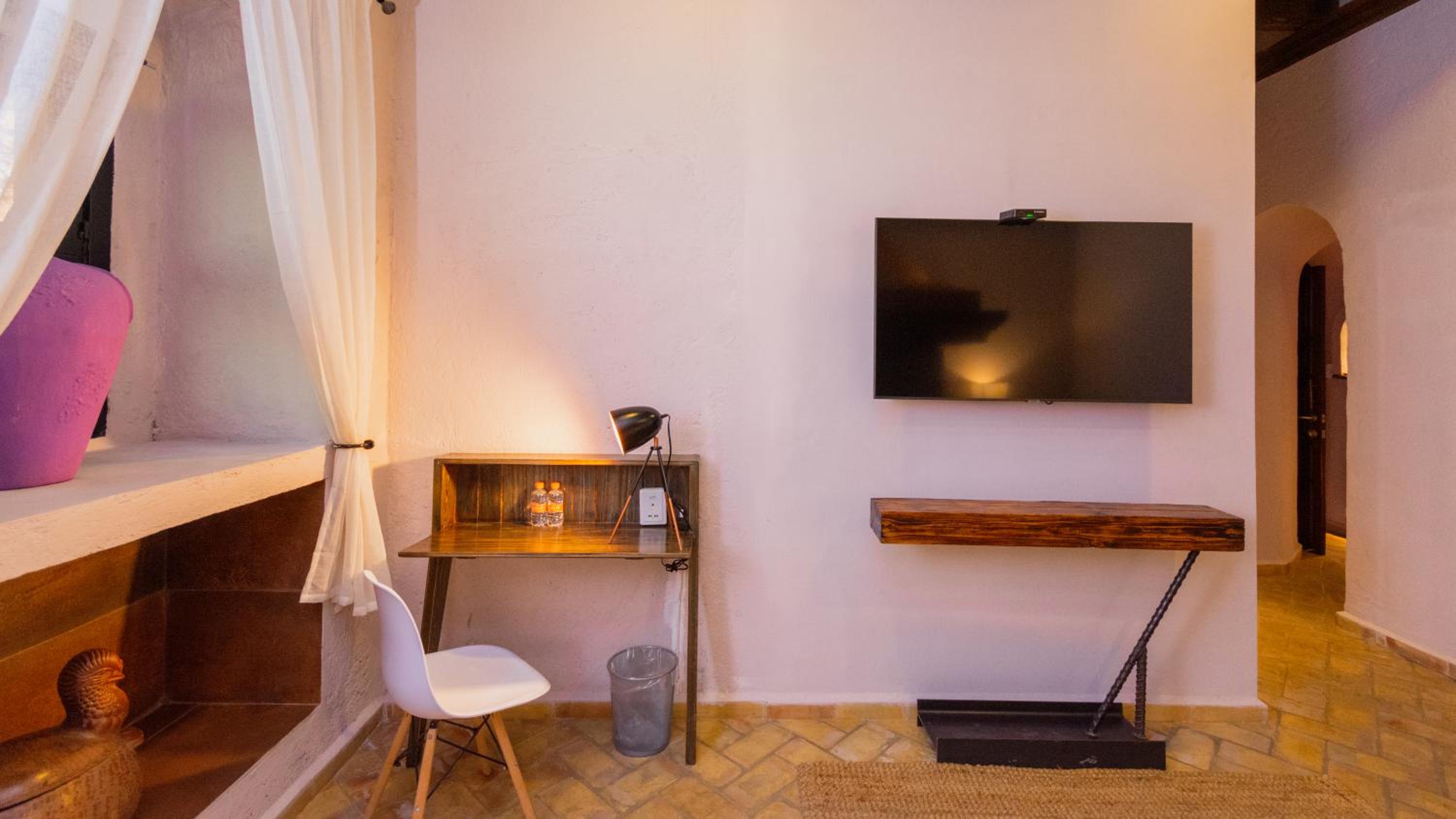 Suite - Photo 6
