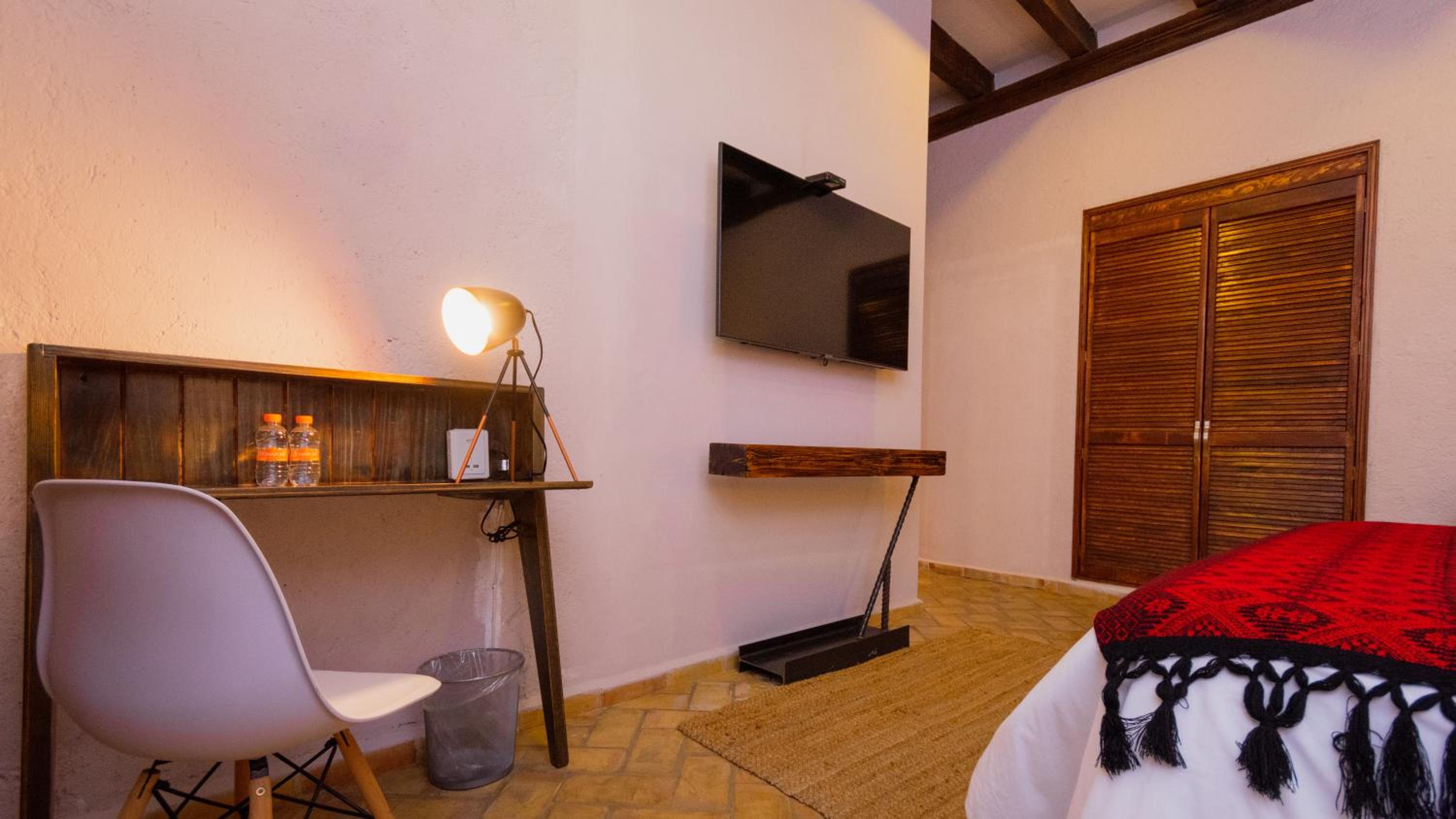 Suite - Photo 4
