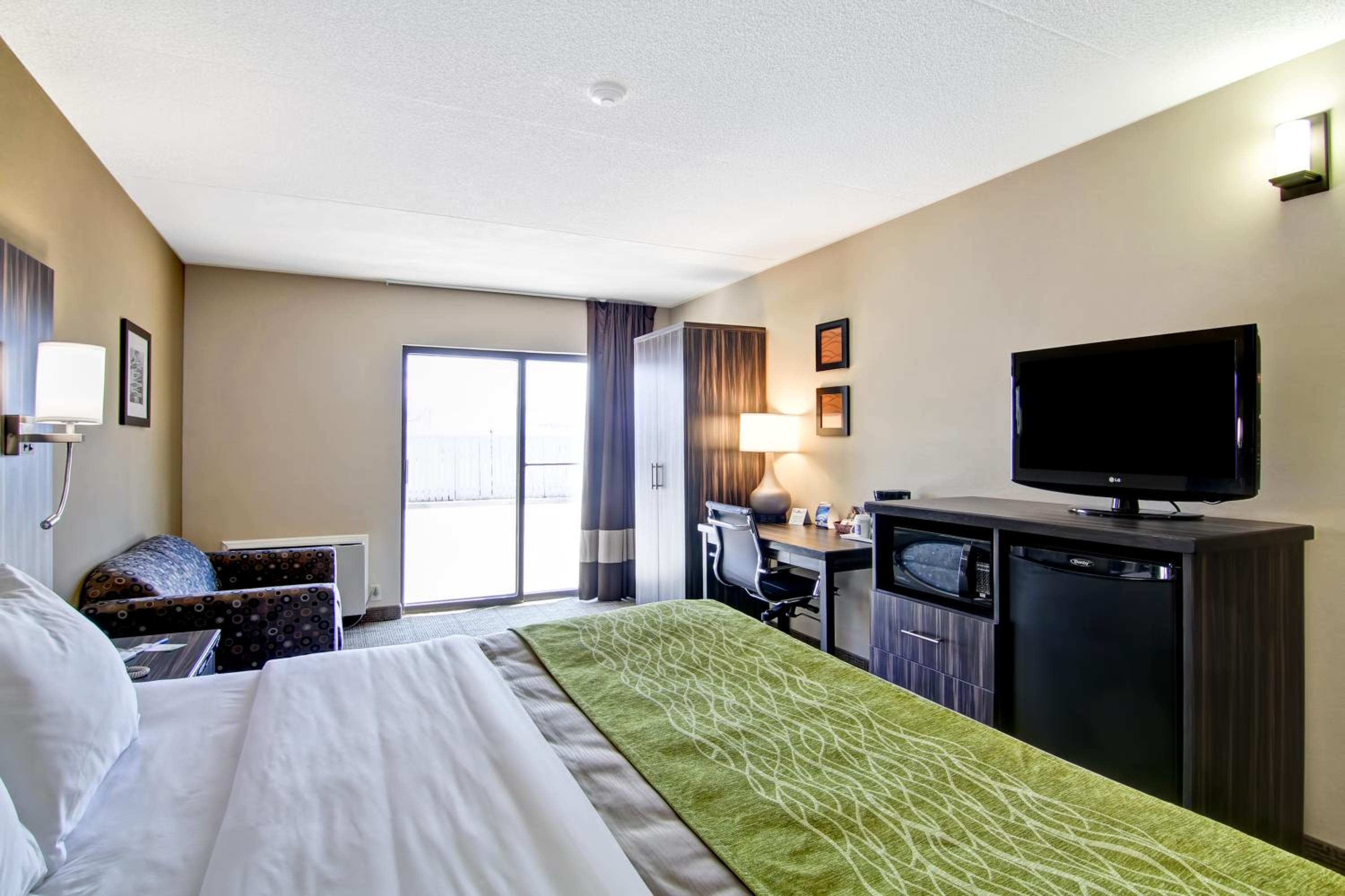 King Room - Ground Floor - Non-Smoking - Pet Friendly - Photo 8