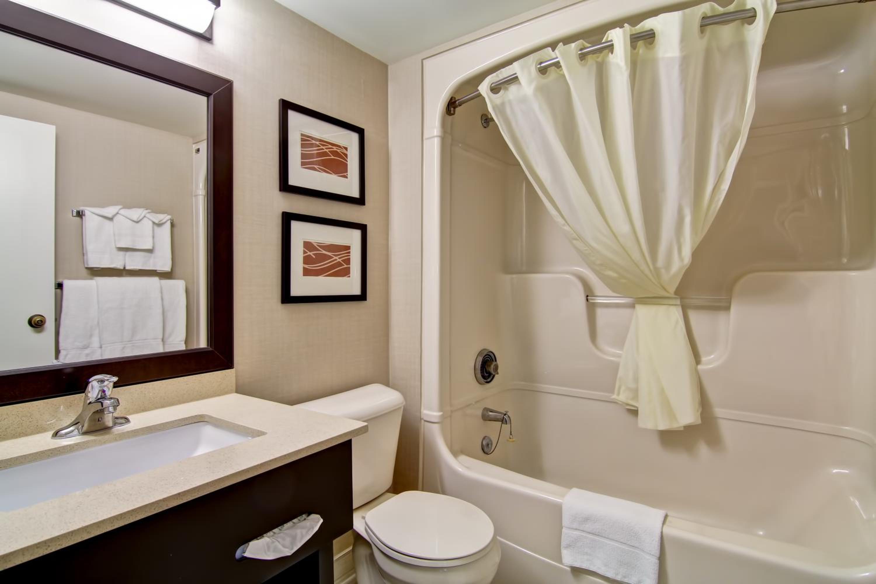 King Room - Ground Floor - Non-Smoking - Pet Friendly - Photo 4