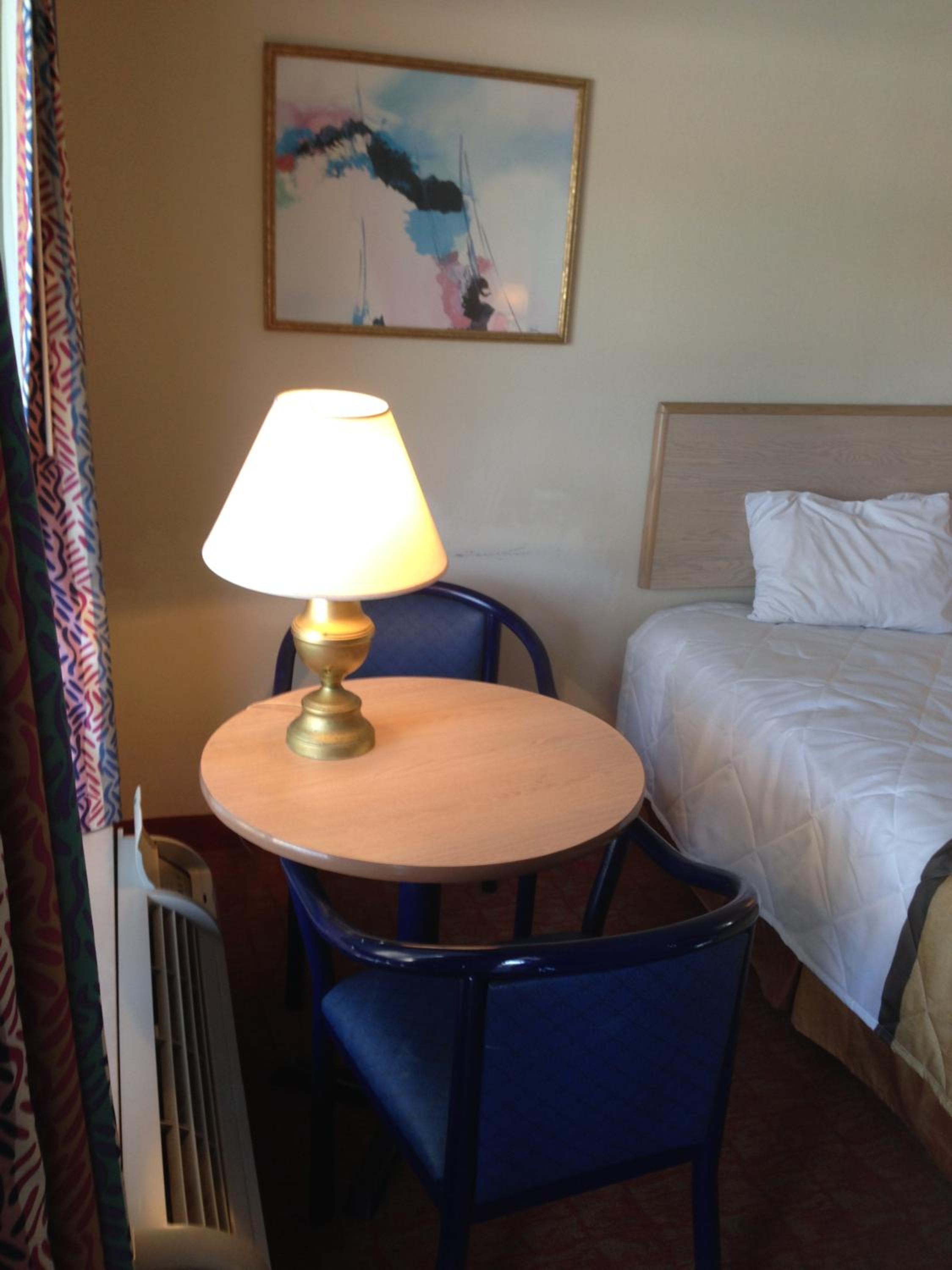 Standard Room With Two Queen Beds - Non-Smoking - Photo 6