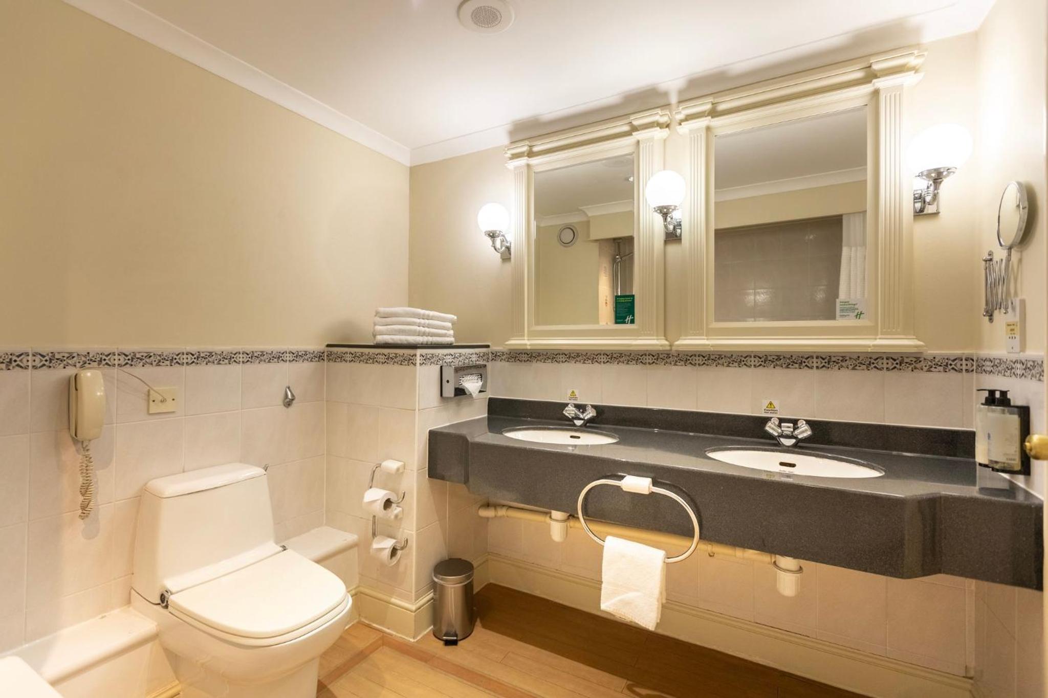 King Suite with Living Area - Photo 3