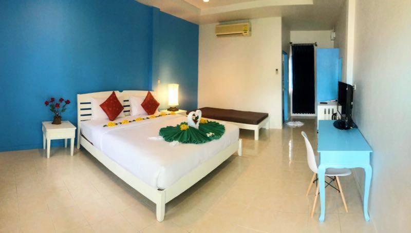 Deluxe Double Room - Photo 15