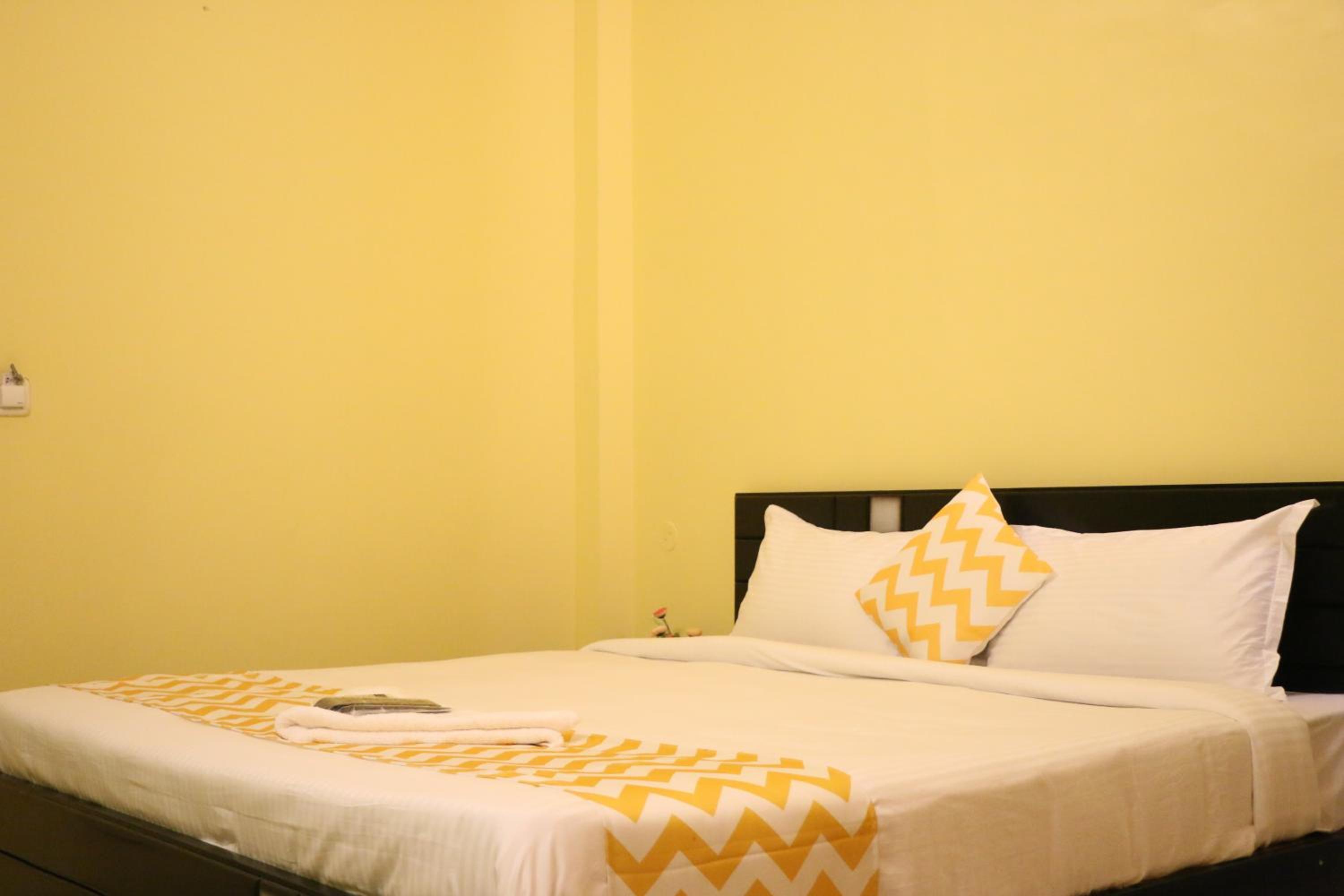 Deluxe Double Room - Photo 21
