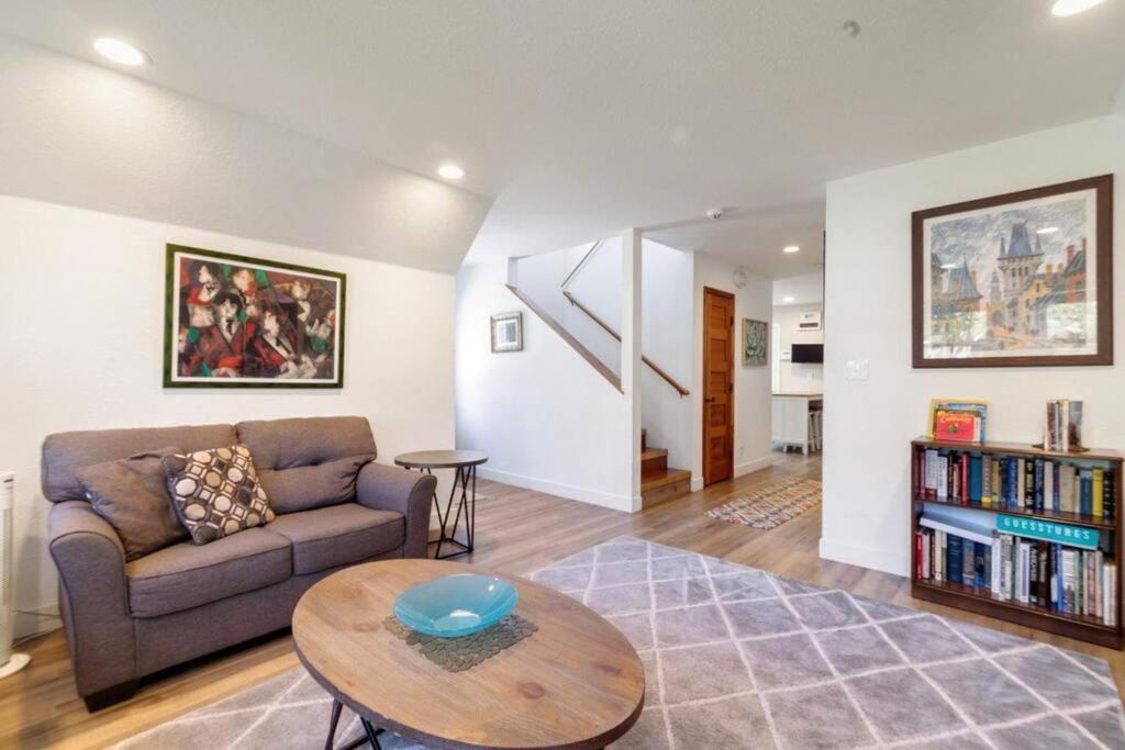 Four-Bedroom House photo 3