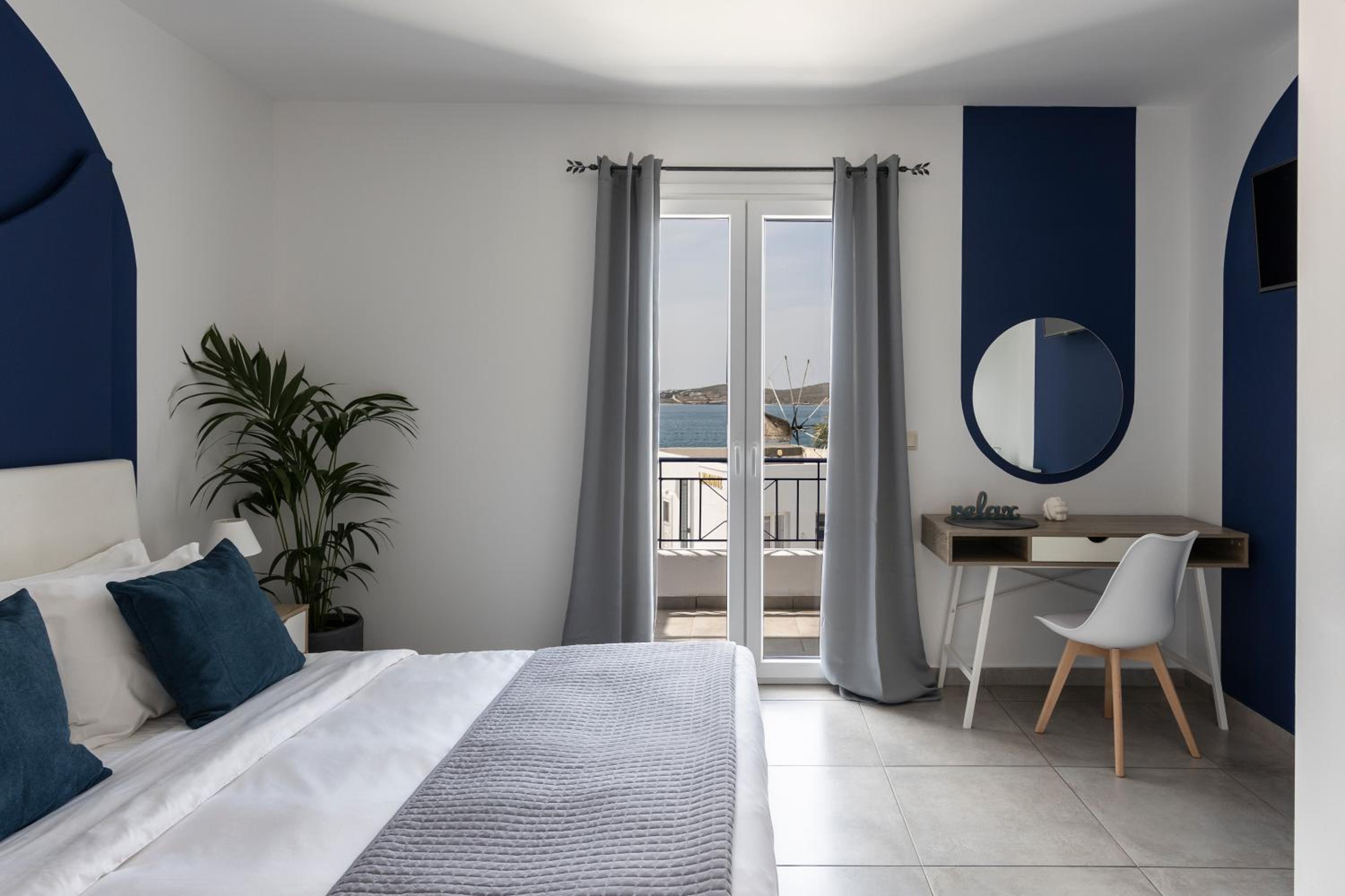 Deluxe Room with Sea View photo 1