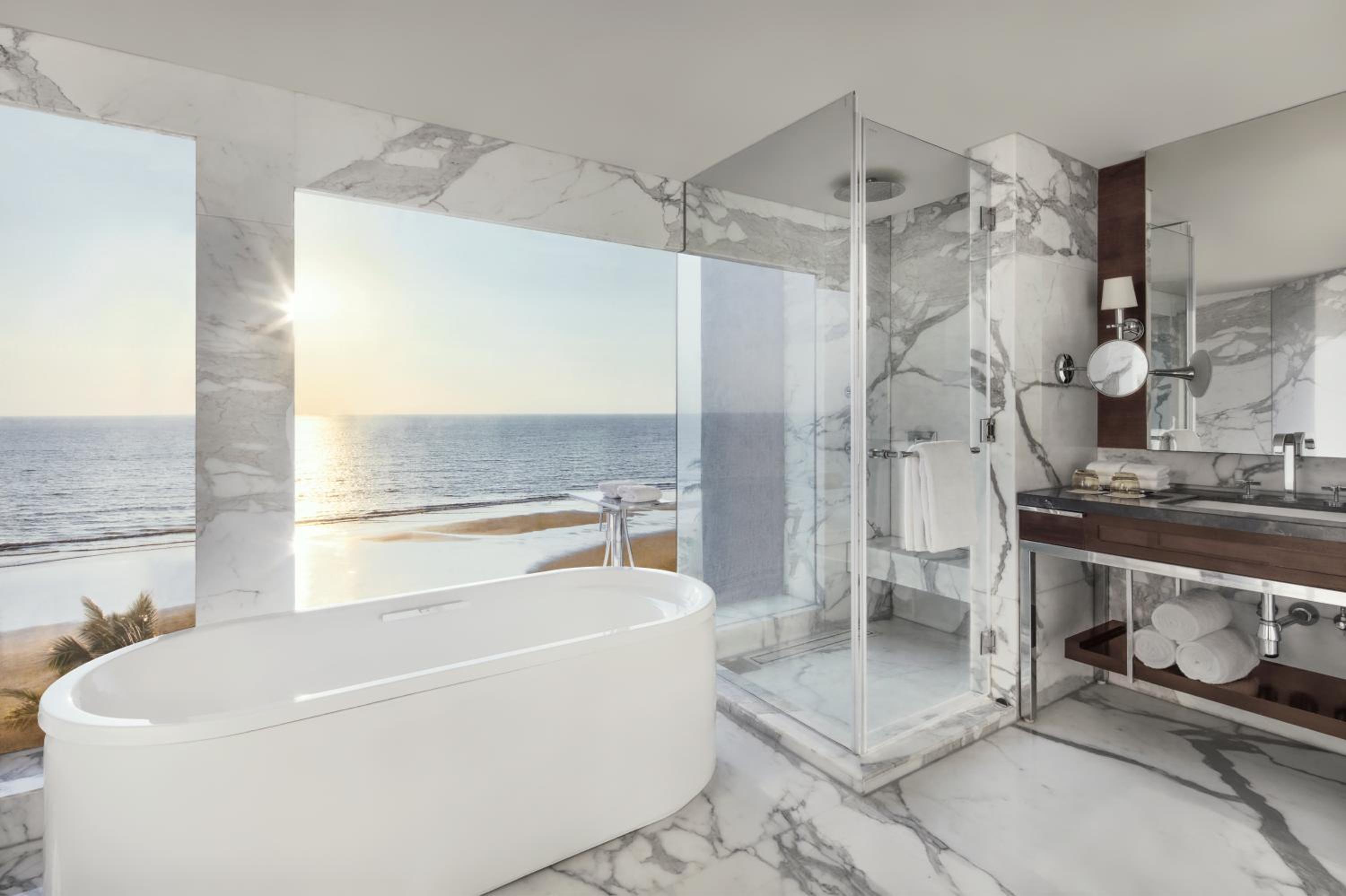 1 King Bed, Ocean View, Executive Lounge Access, Beach Suite - Photo 6