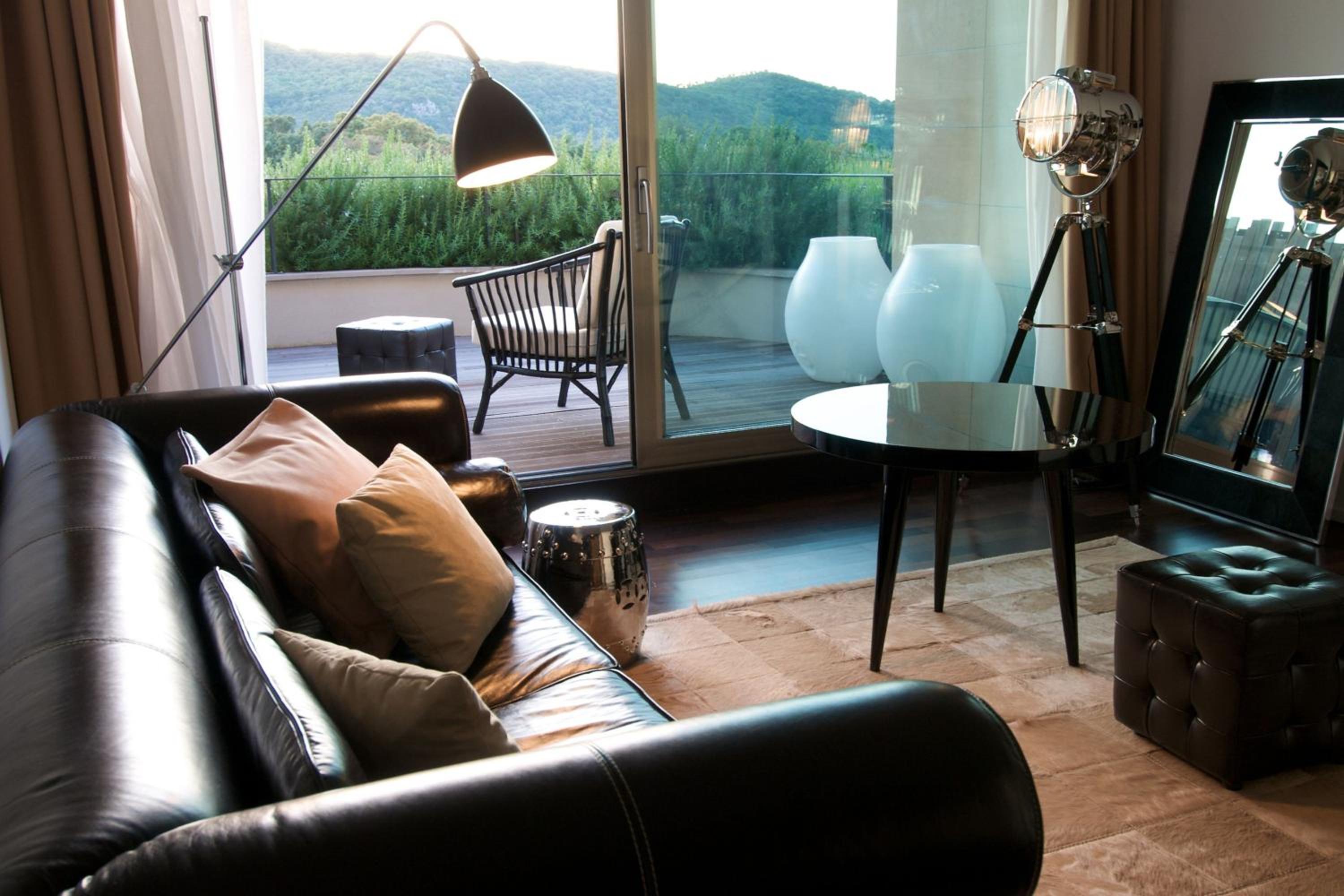 One-Bedroom Deluxe King Suite with Sofa Bed and Golf View - Photo 5