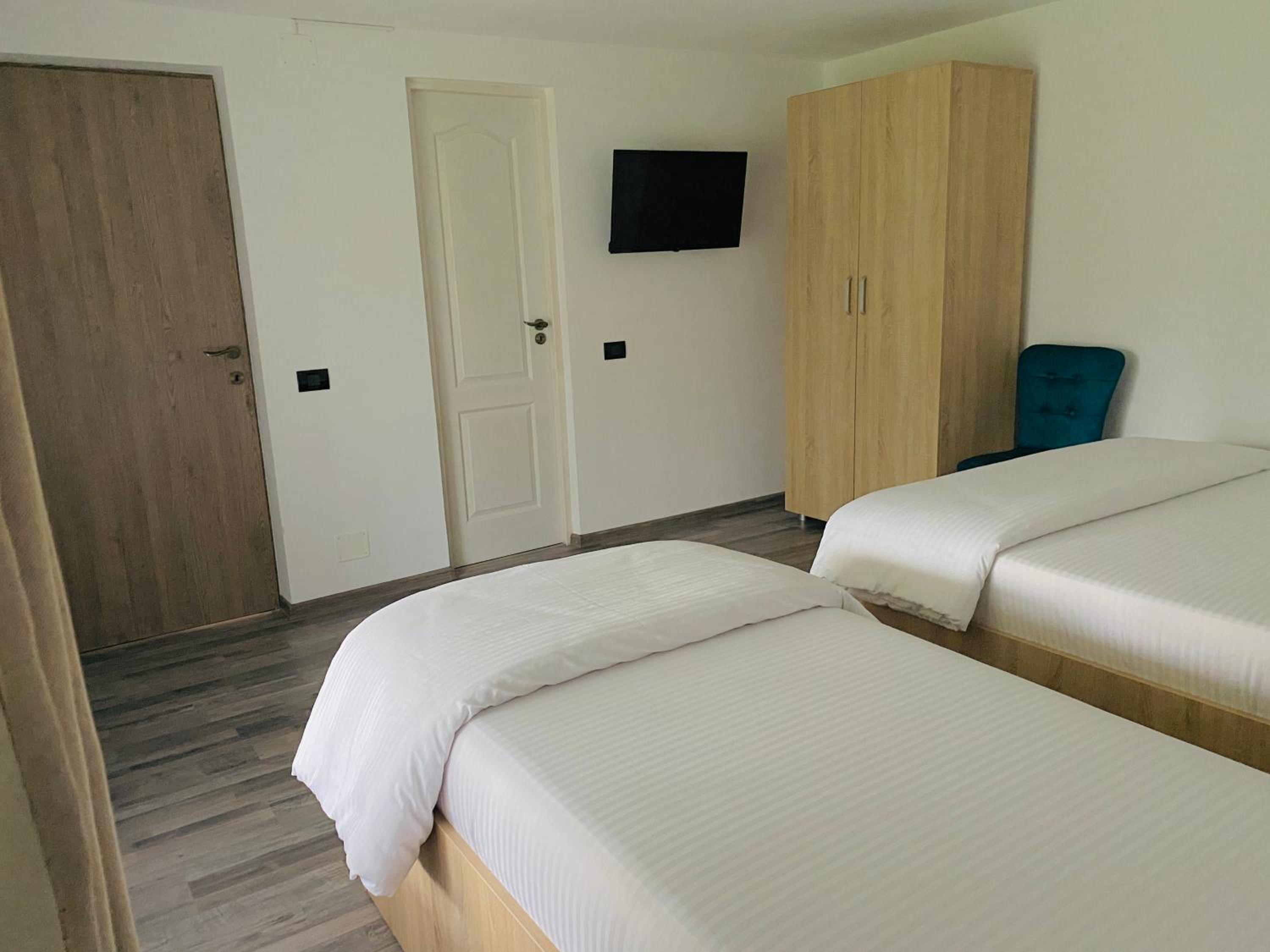 Triple Room with Garden View - Photo 8