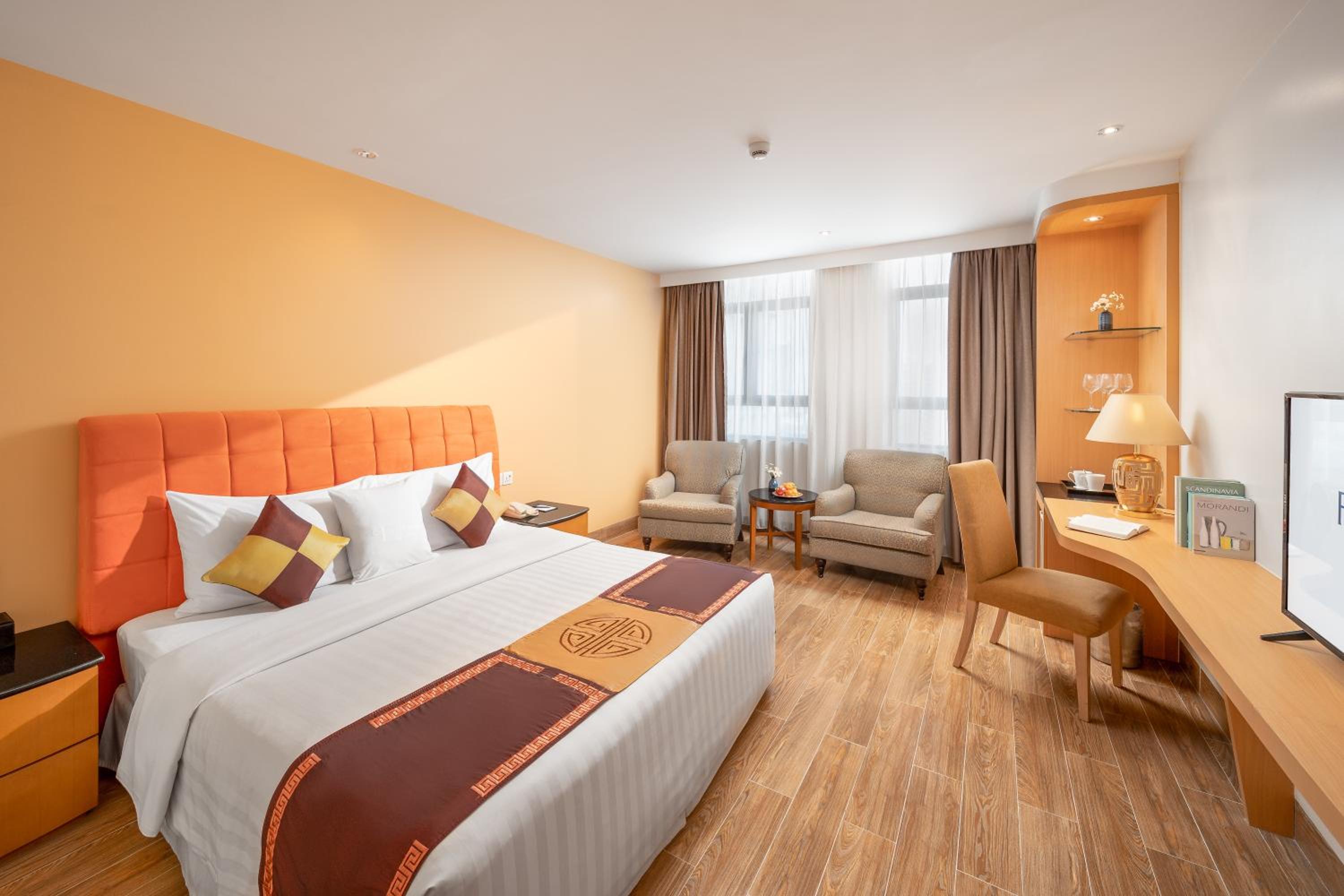 Deluxe King Room photo 1