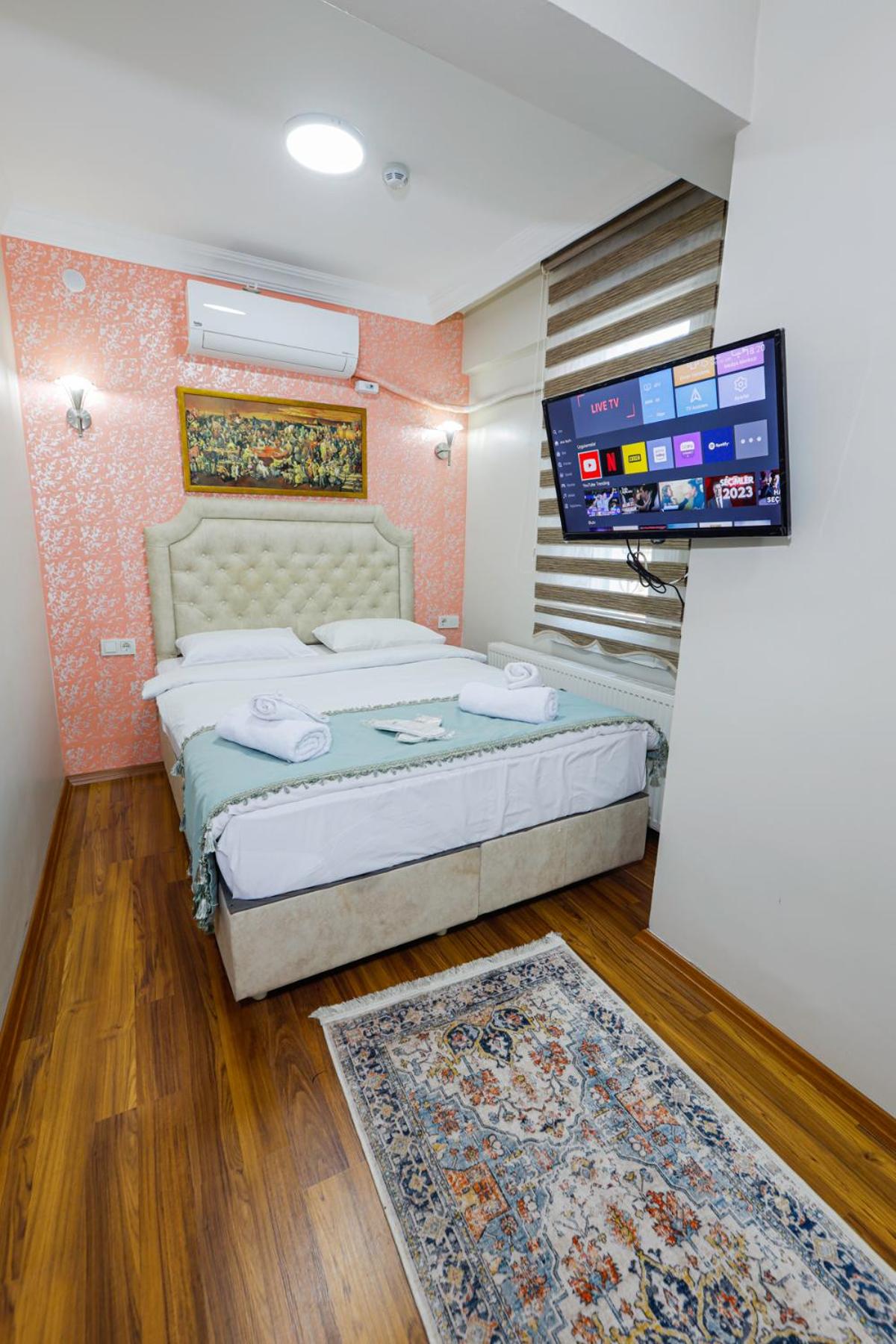 Deluxe Triple Room photo 3