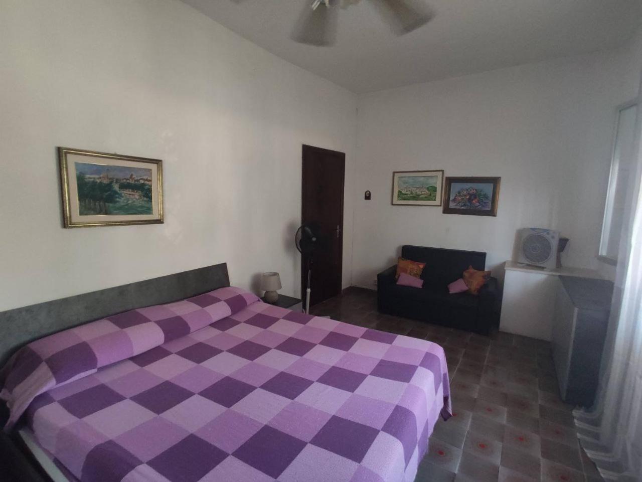 One-Bedroom House photo 2