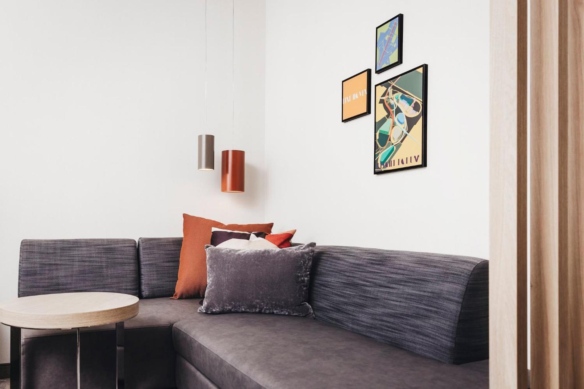 Standard King Room with Sofa Bed - High Floor - Photo 8