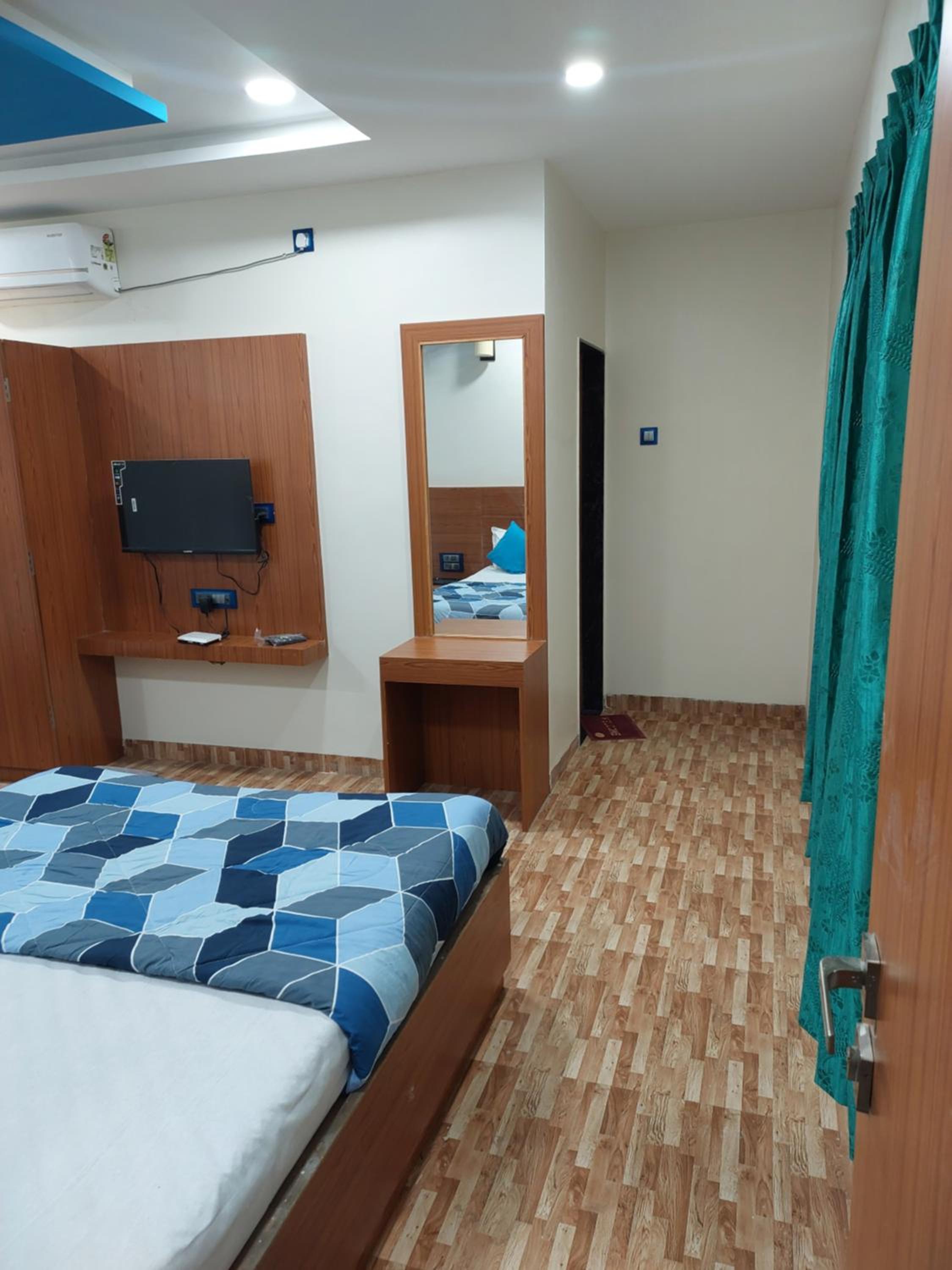 Economy Quadruple Room - Photo 47