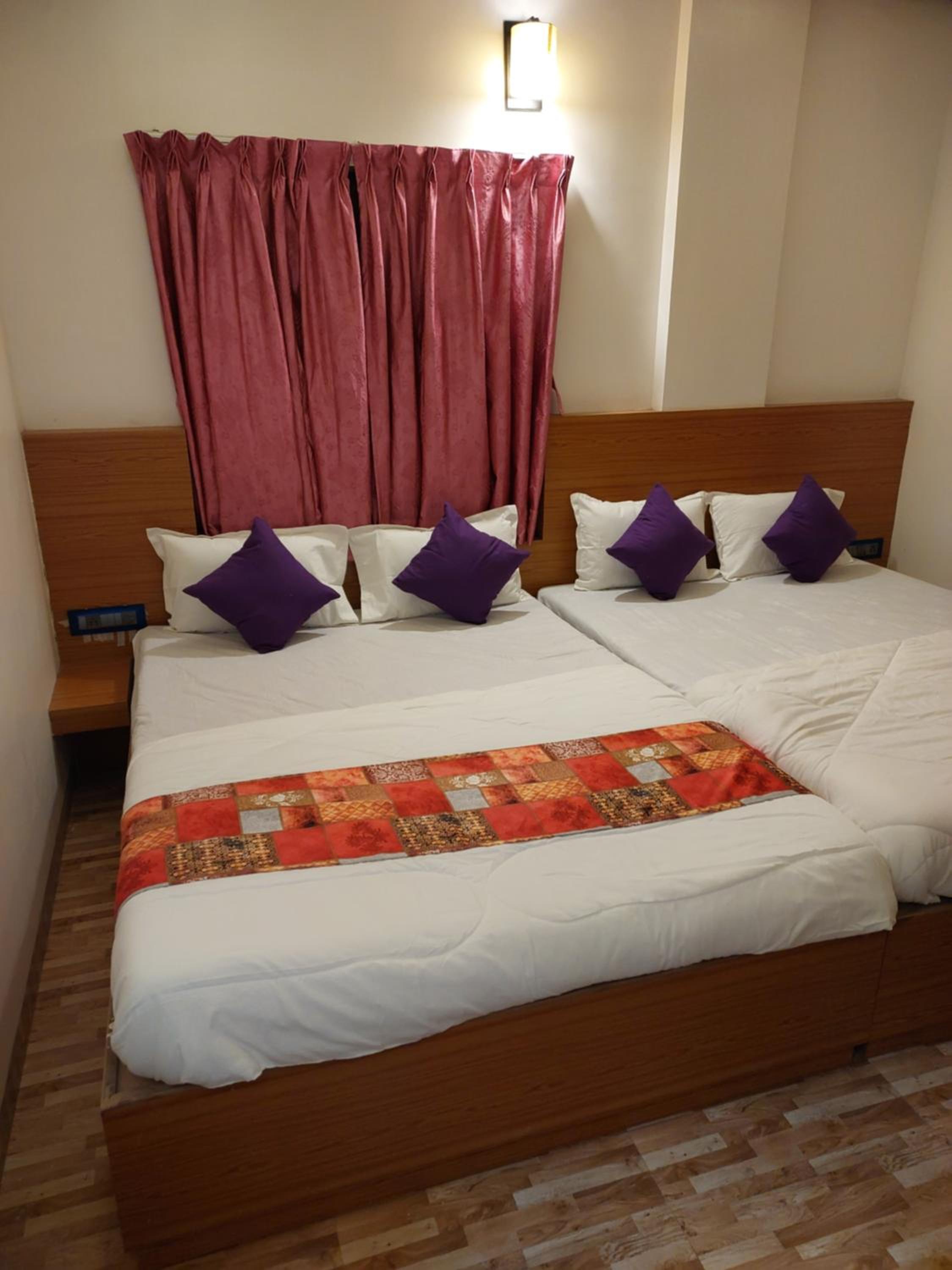 Economy Quadruple Room - Photo 27