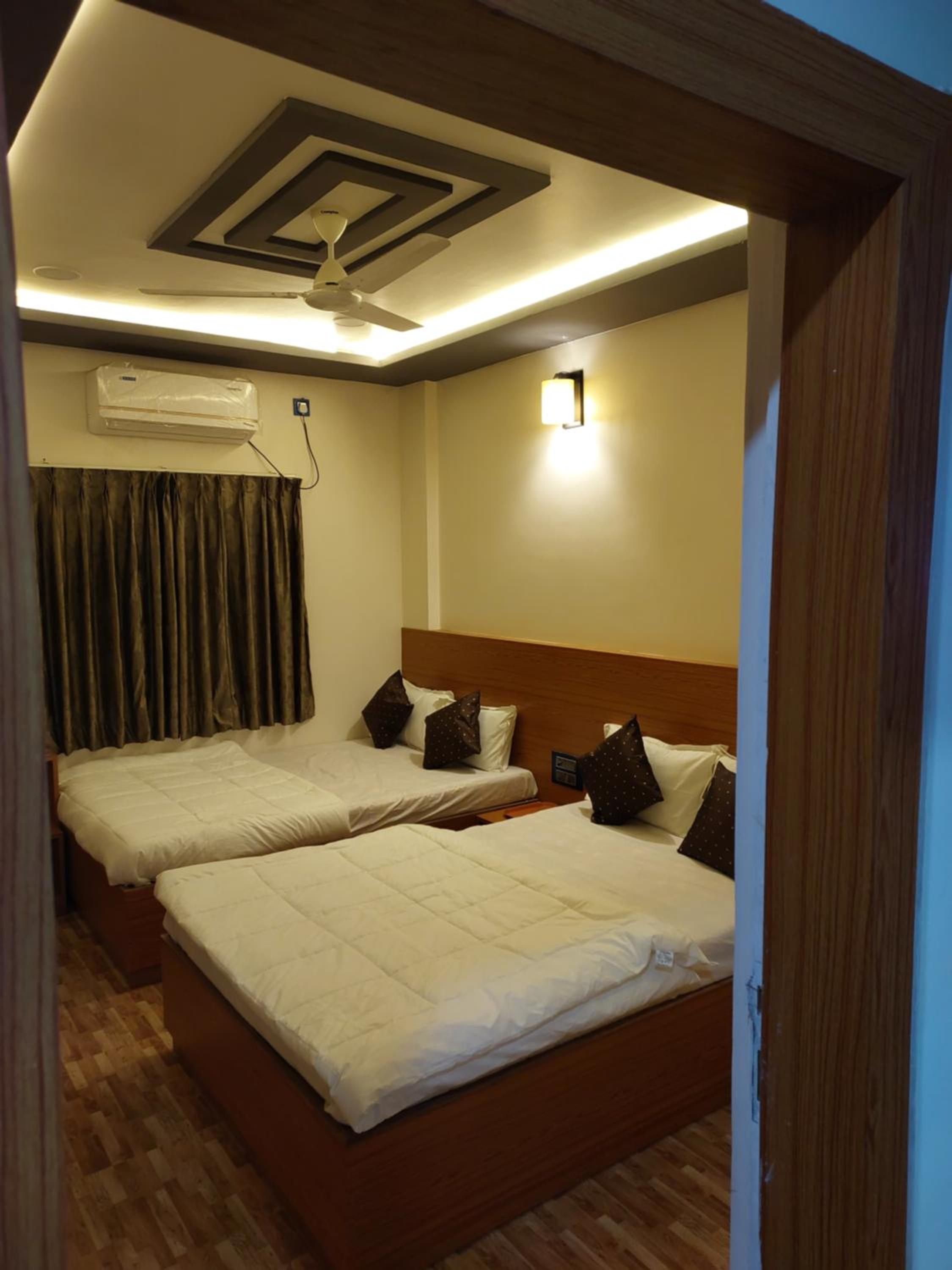 Economy Quadruple Room - Photo 30