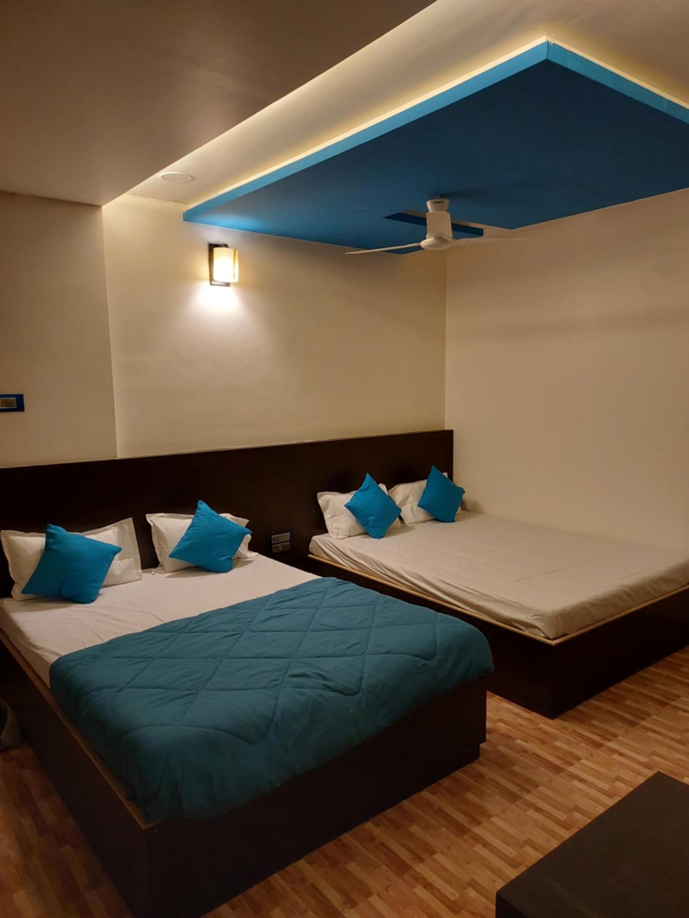 Economy Quadruple Room - Photo 50