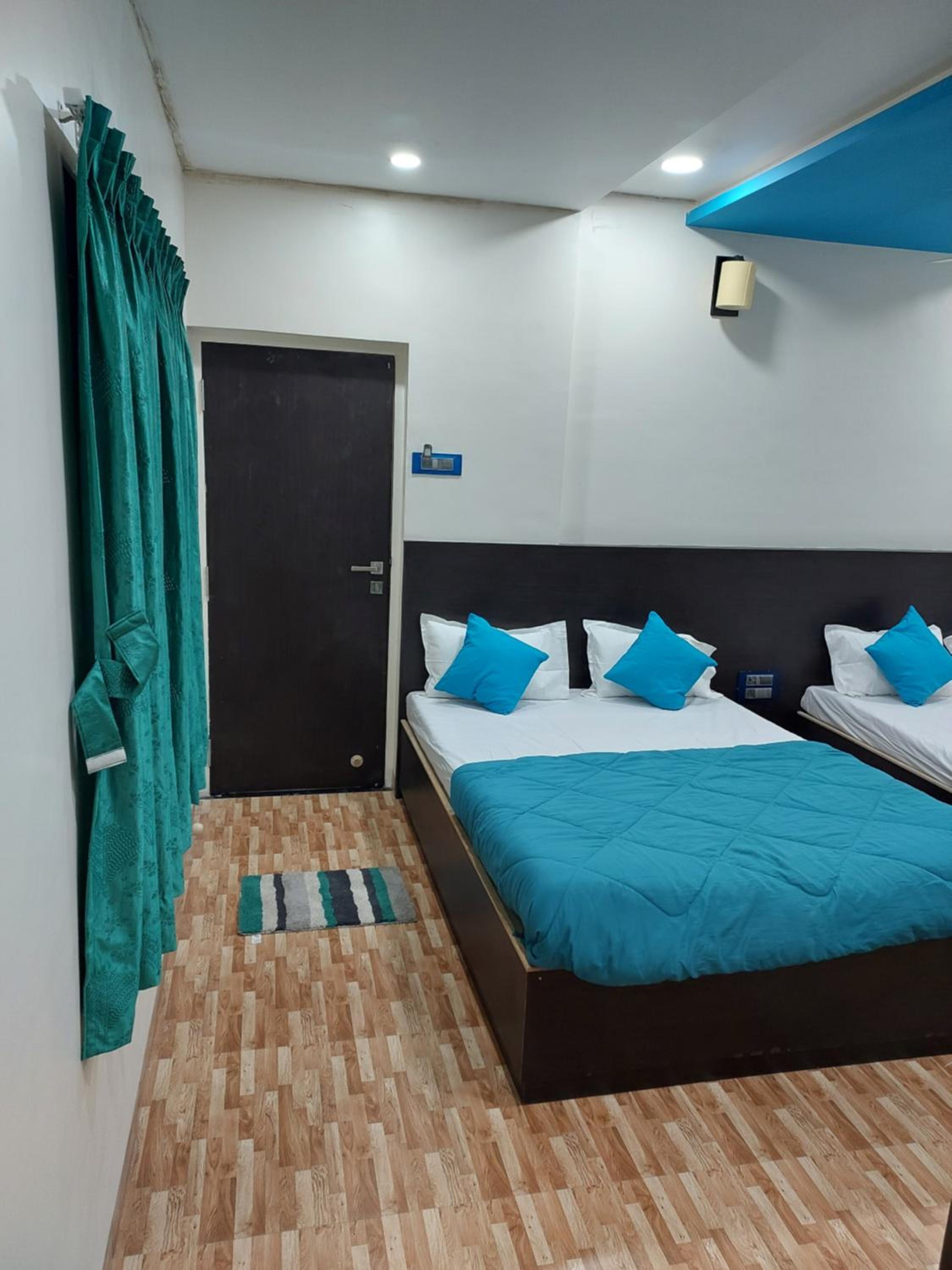 Economy Quadruple Room - Photo 33