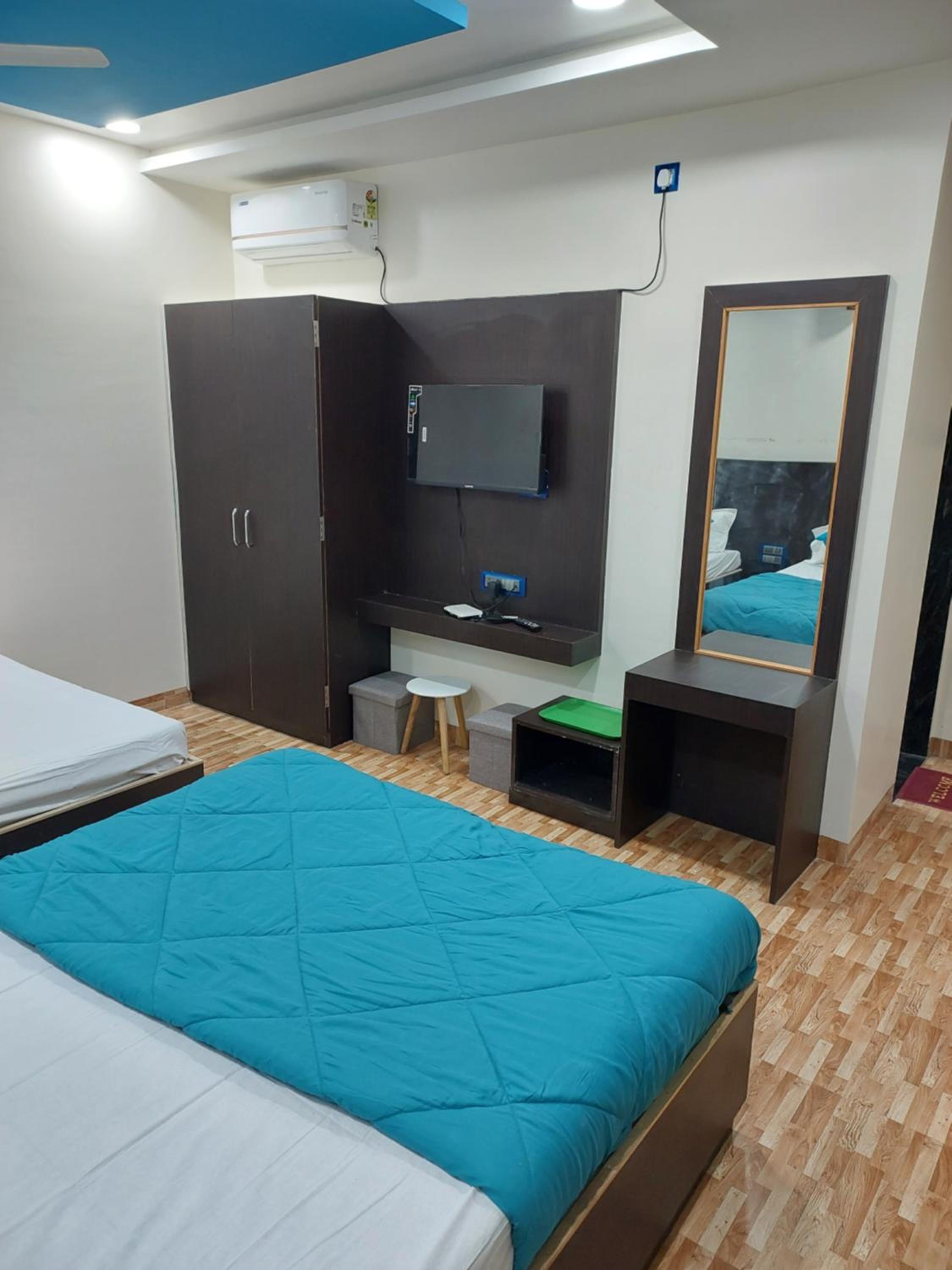 Economy Quadruple Room - Photo 34