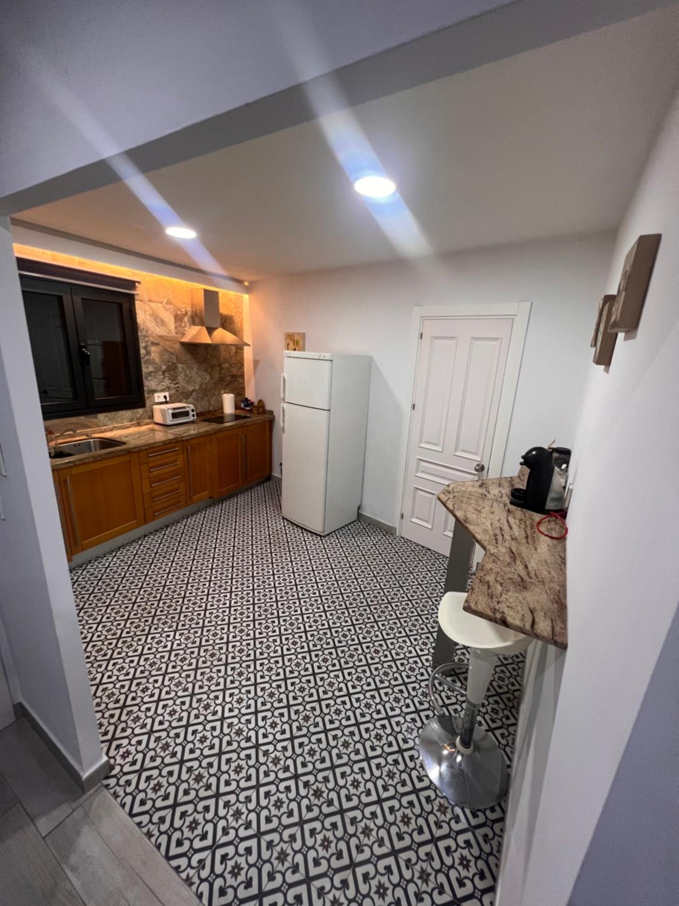 Two-Bedroom House - Photo 12