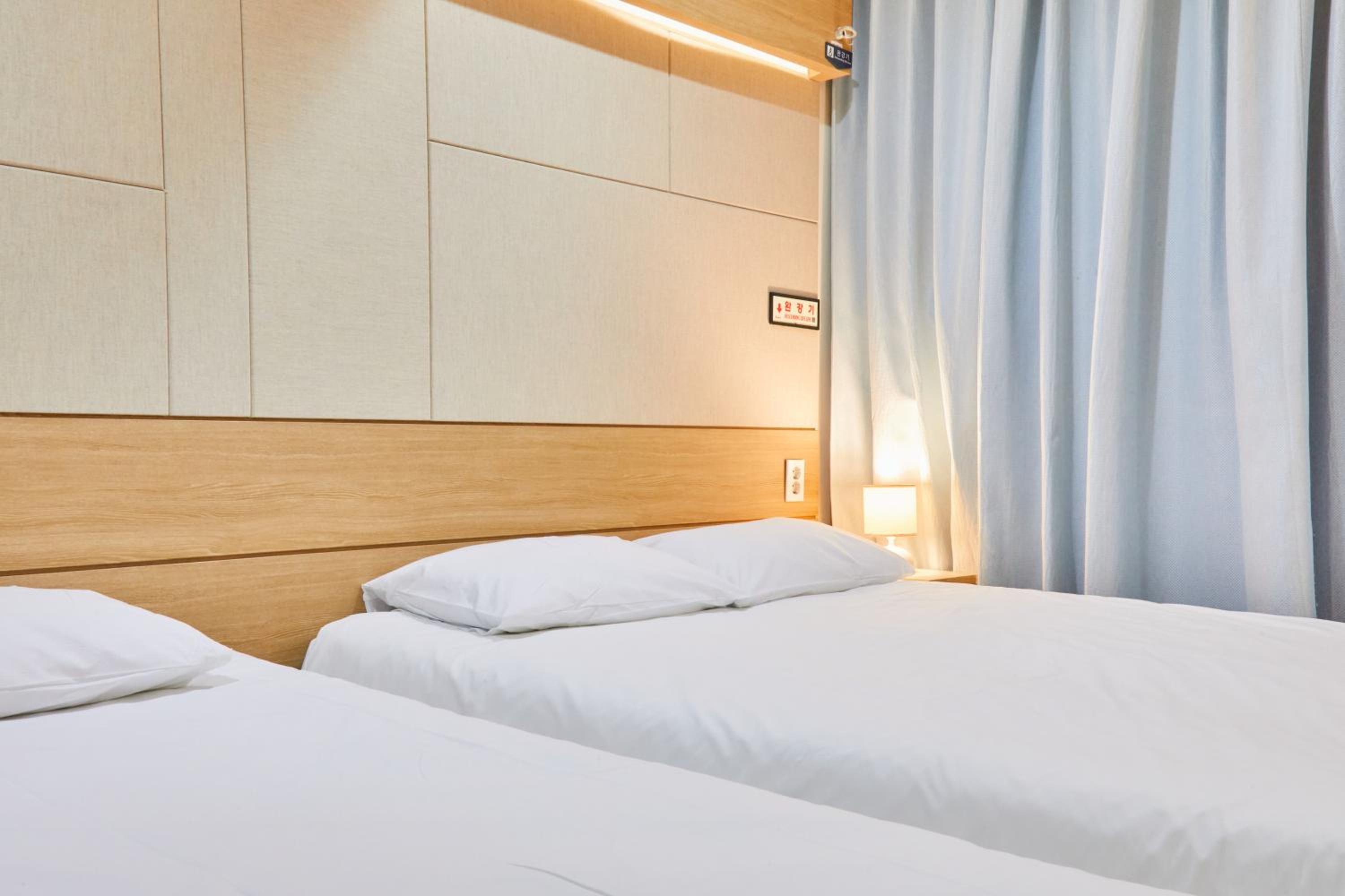 Deluxe Family Twin Room