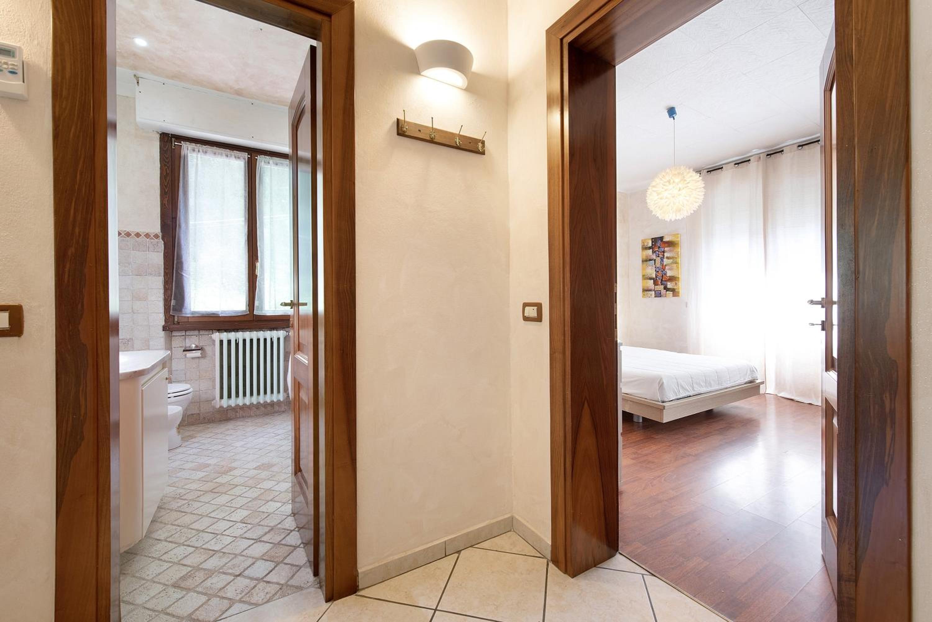 One-Bedroom Apartment with Garden photo 1