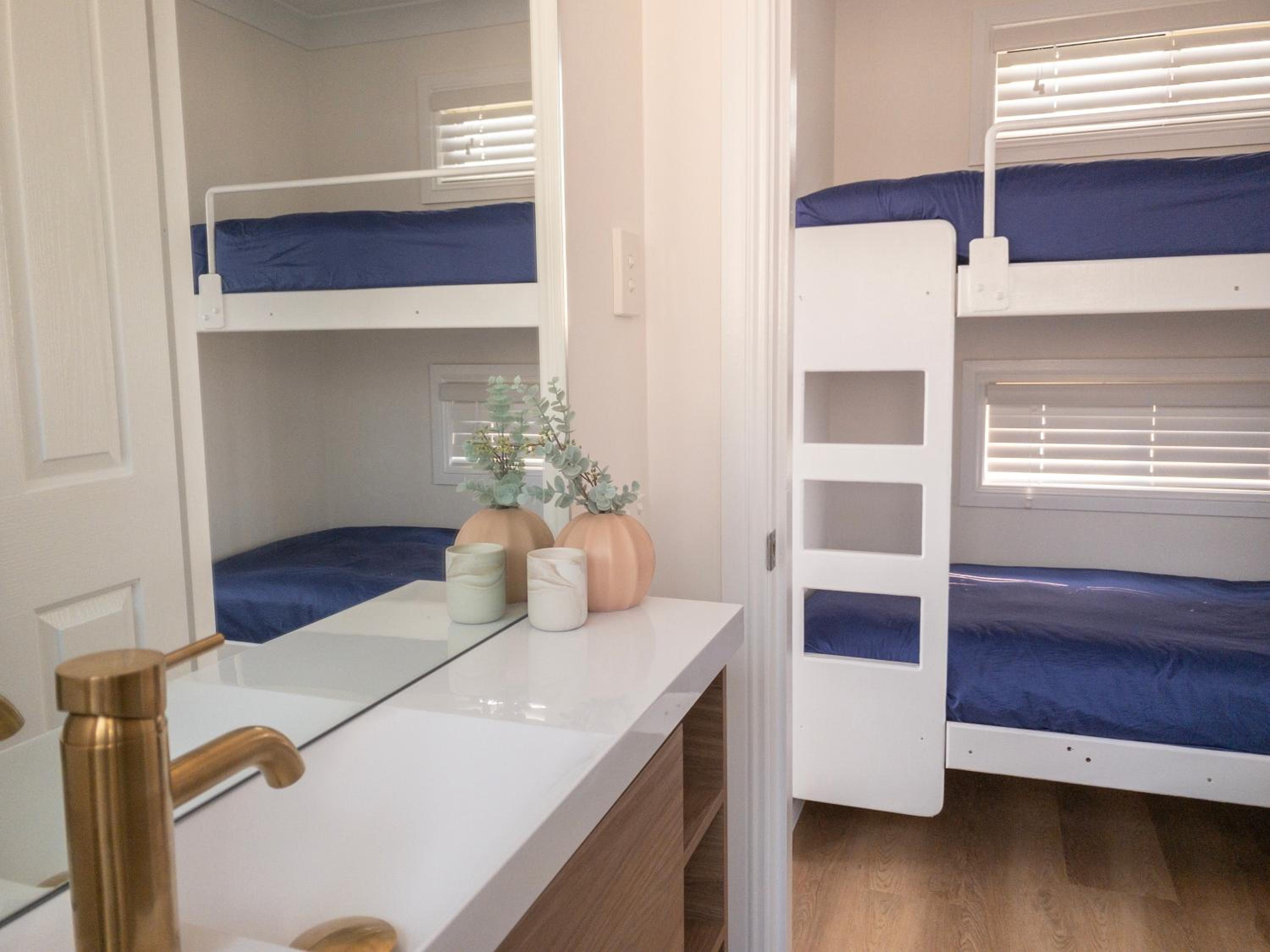 One-Bedroom Apartment - Photo 2