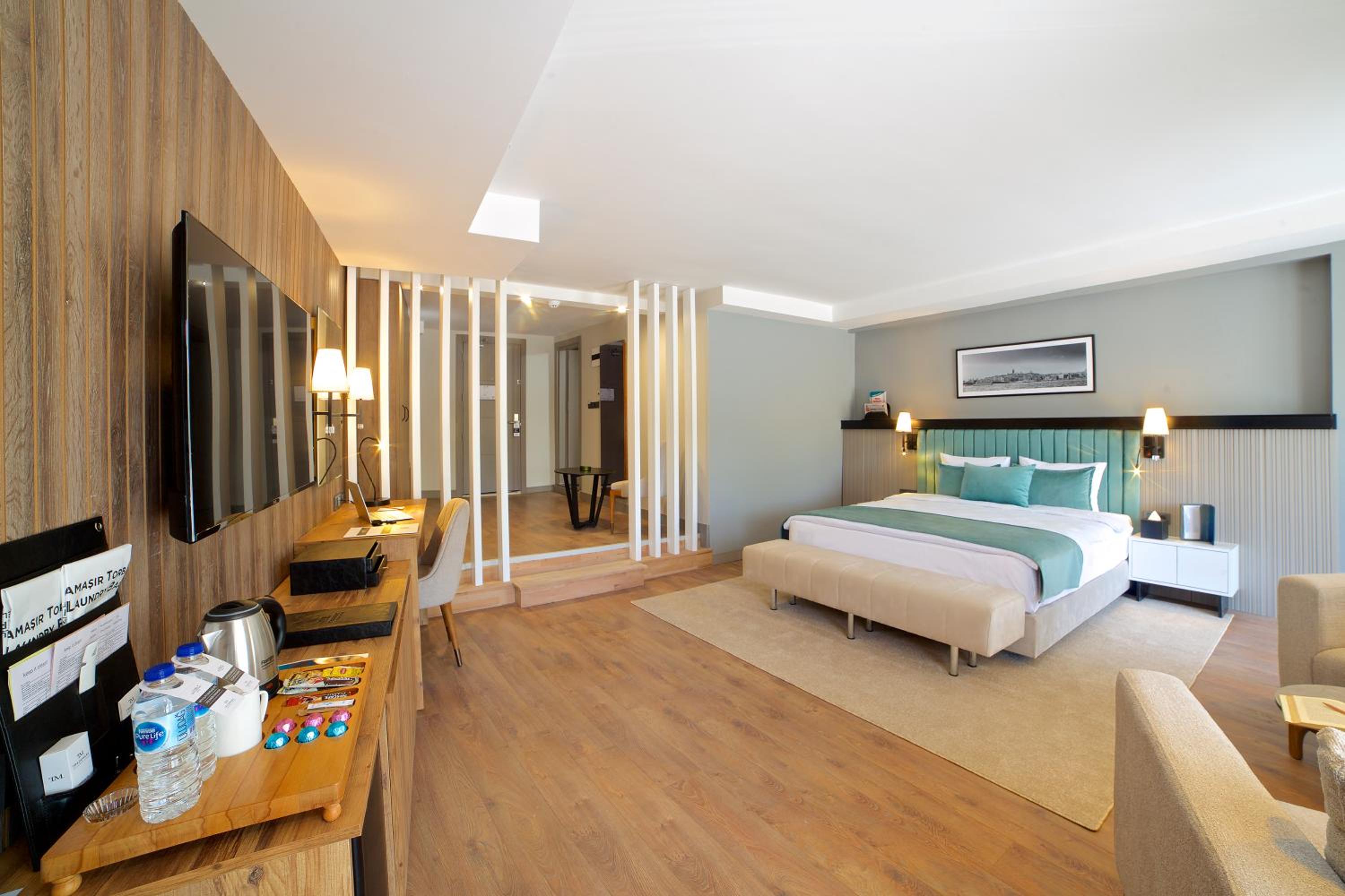 Suite with Jetted Tub photo 1