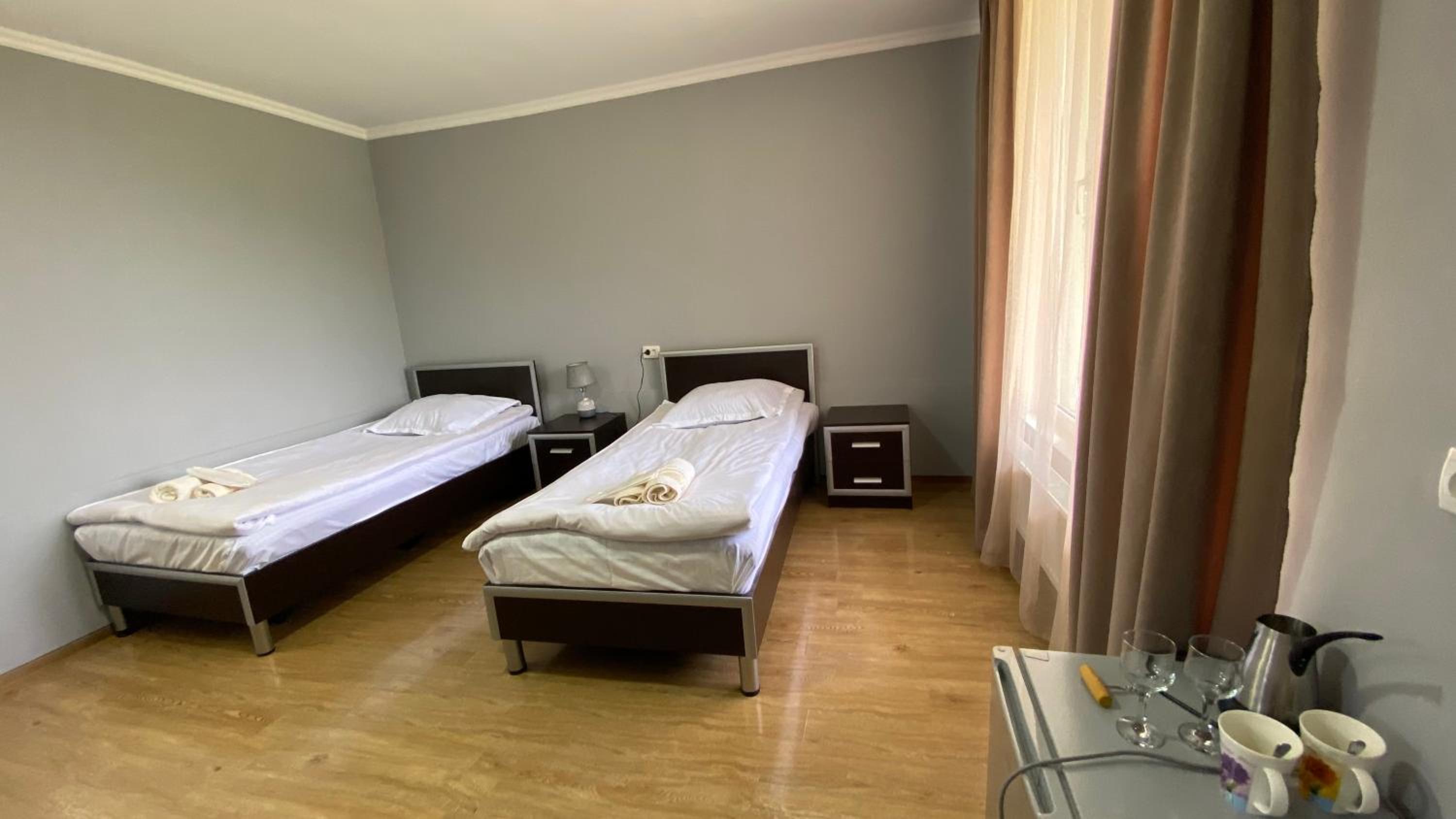 Budget Twin Room - Photo 6