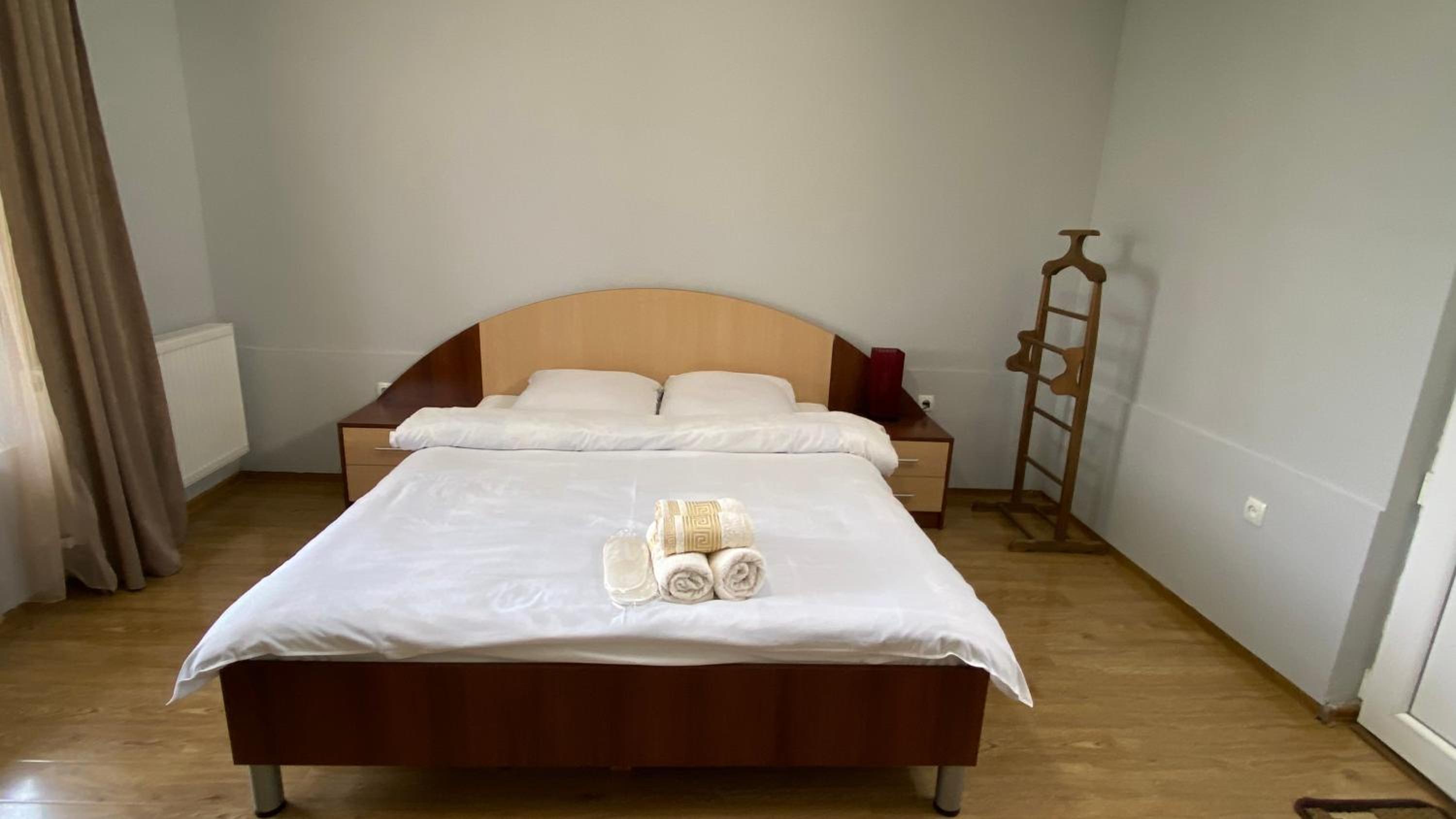 Economy Double Room - Photo 8
