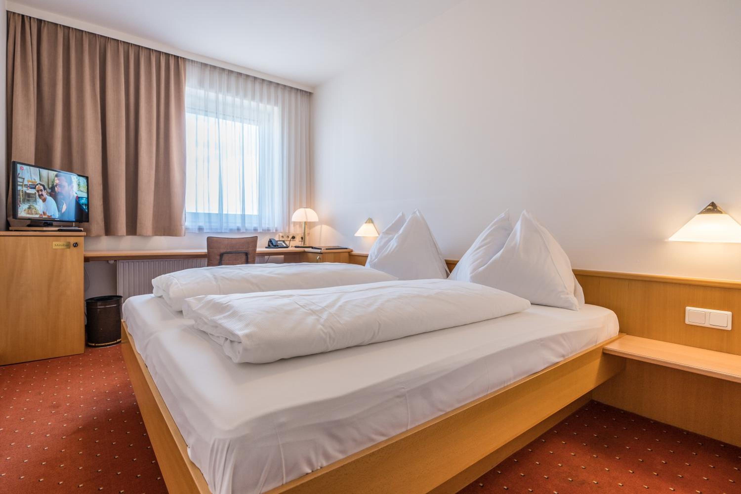 Standard Double Room - Photo 1