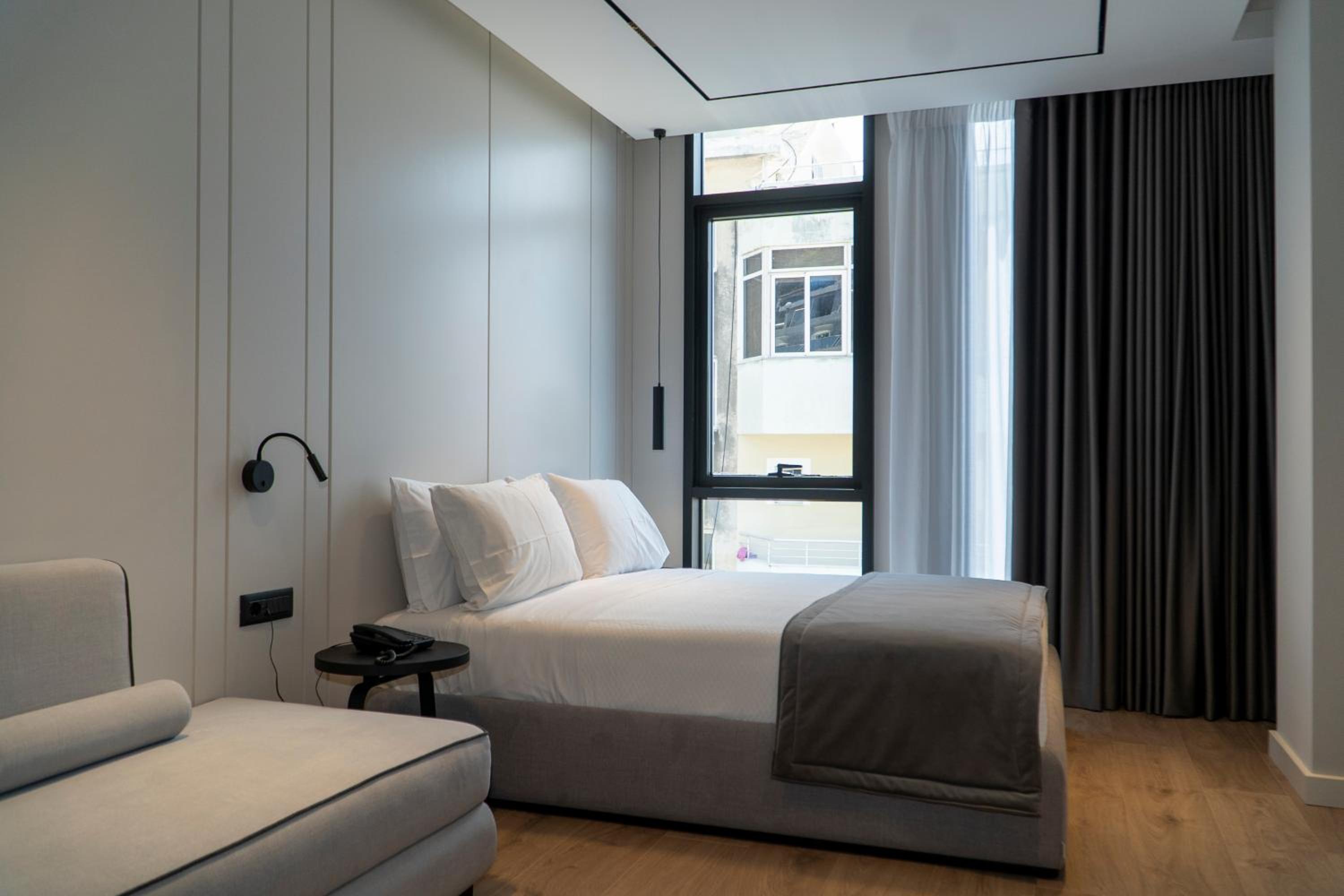 Deluxe Double Room photo 2
