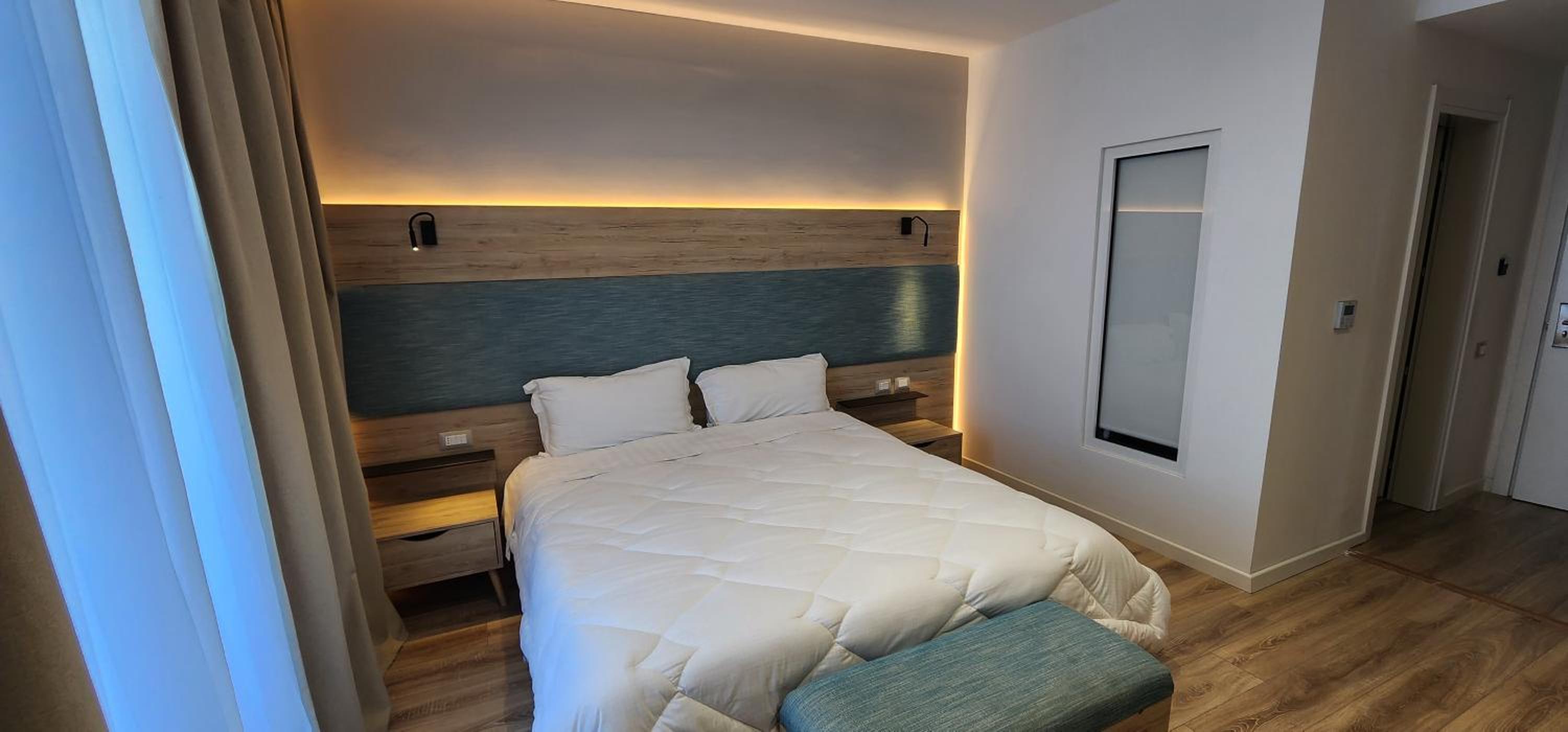 Double or Twin Room with Mountain View photo 2