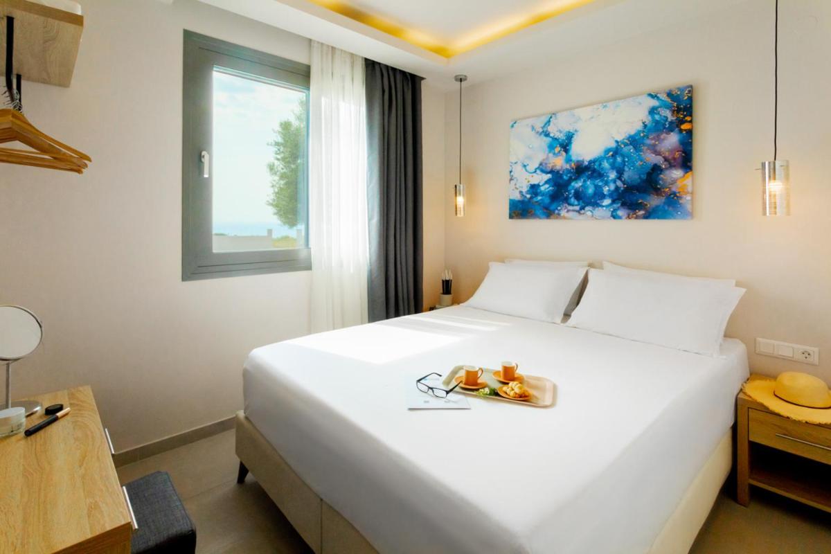 Superior Seaview Two-Bedroom Apartment