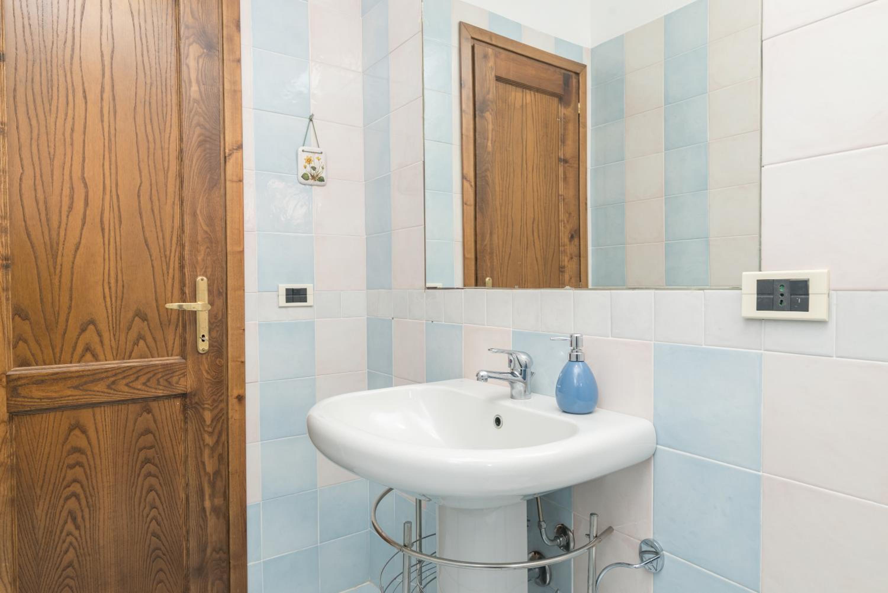 Two-Bedroom Deluxe Apartment with Ocean View photo 2