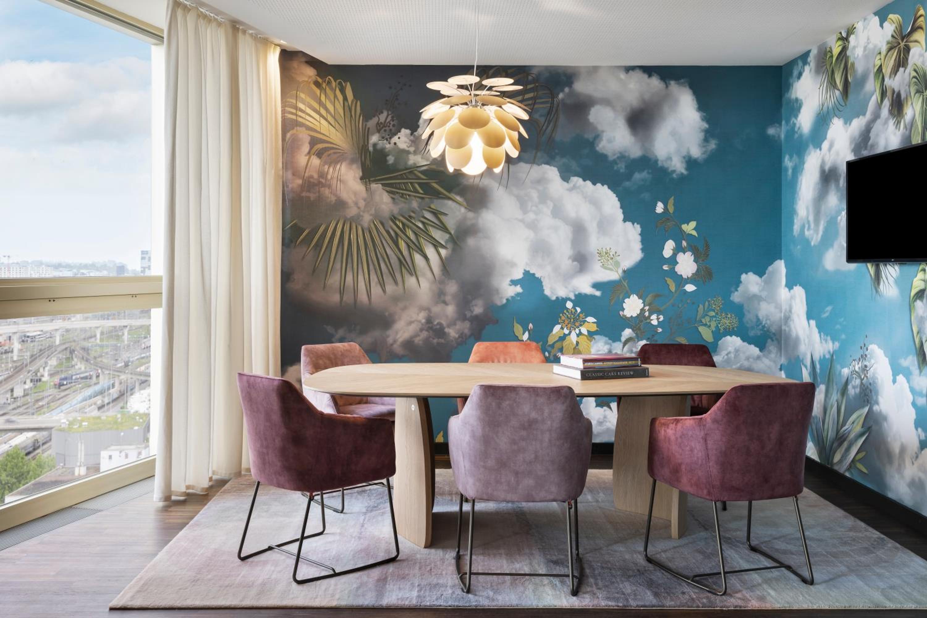 King Room with Club Lounge Access - Top Floor - Photo 3