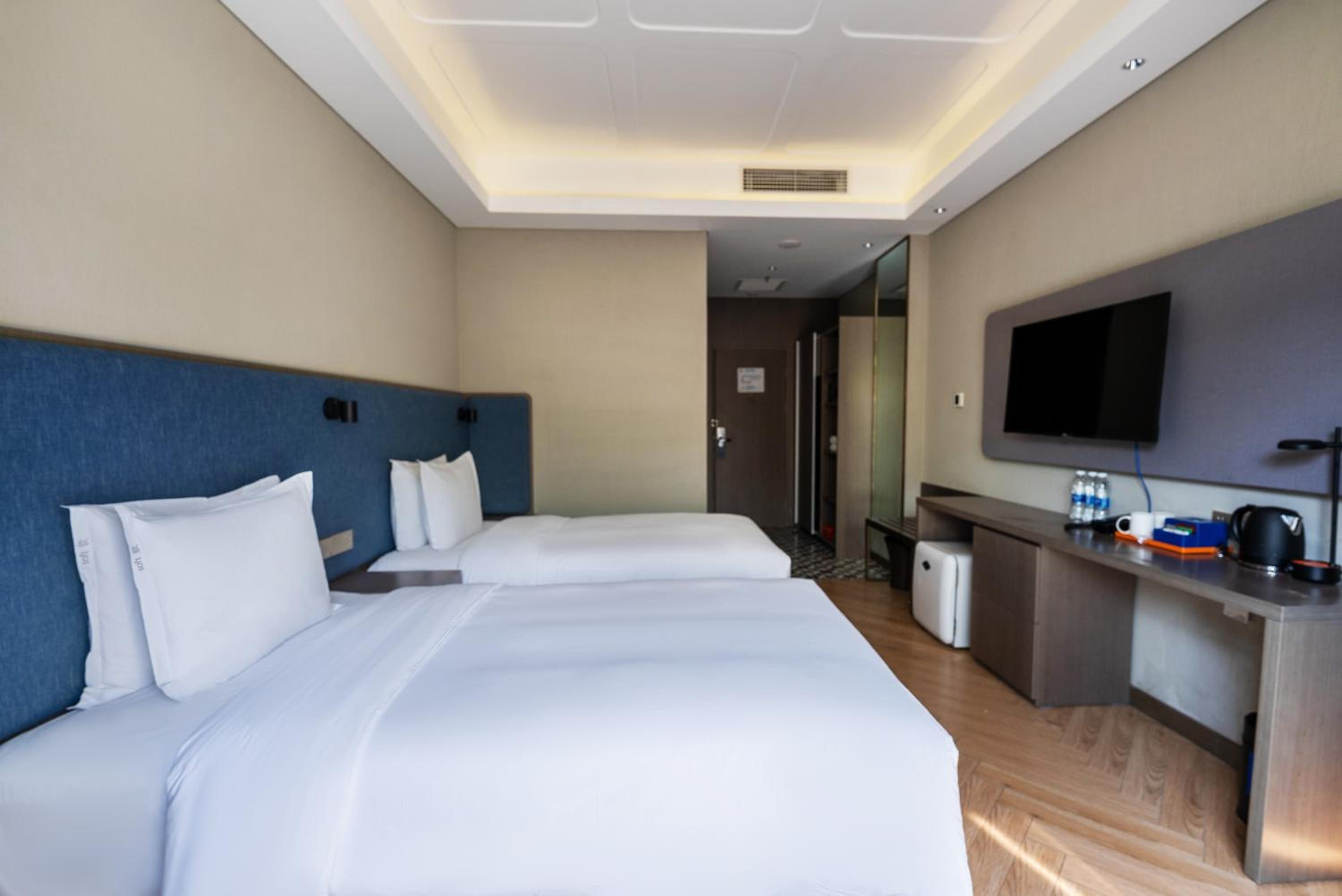 Standard Twin Room with Courtyard Access photo 1