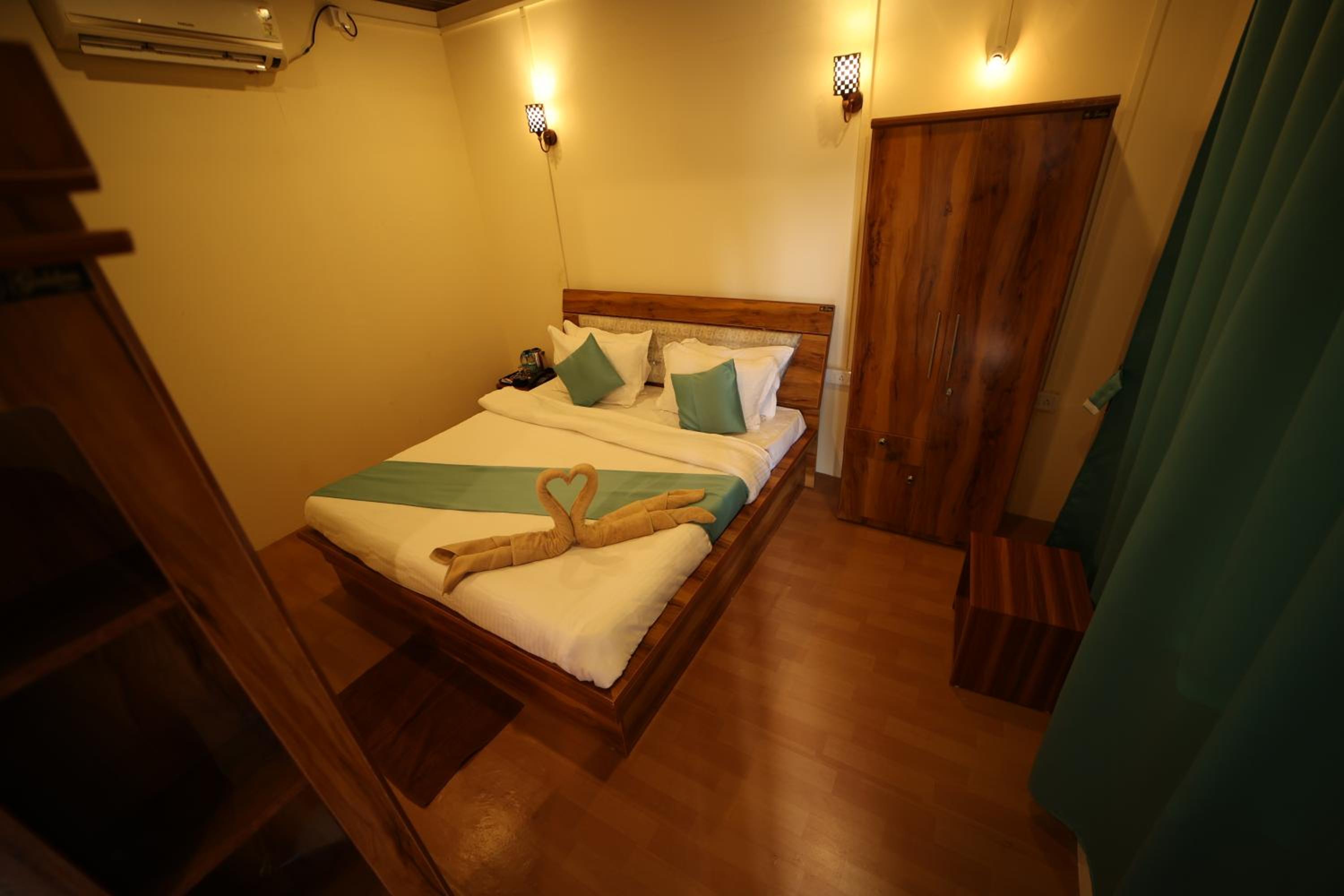 Courtyard View Room photo 3