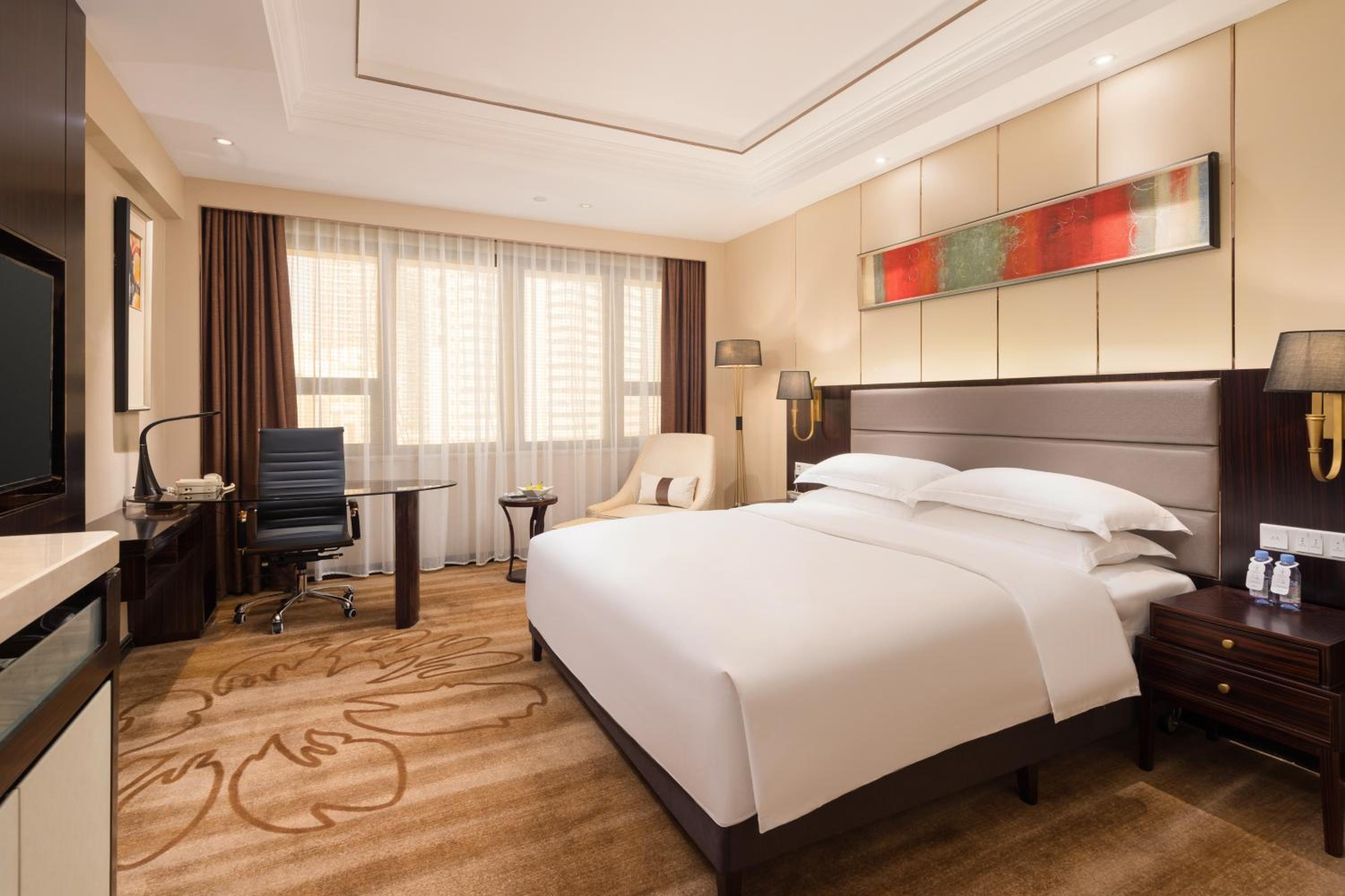 Business King Room