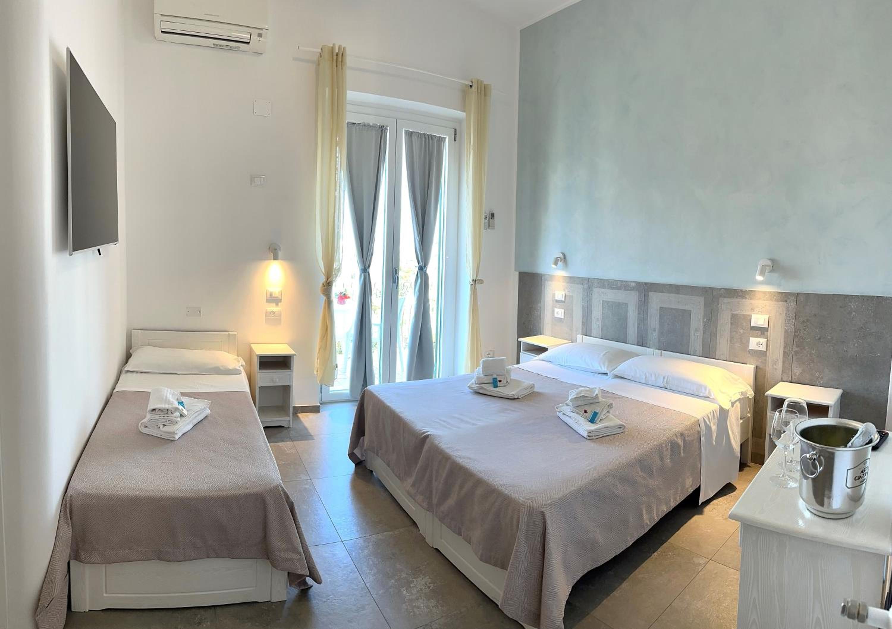 Triple Room with Sea View photo 3