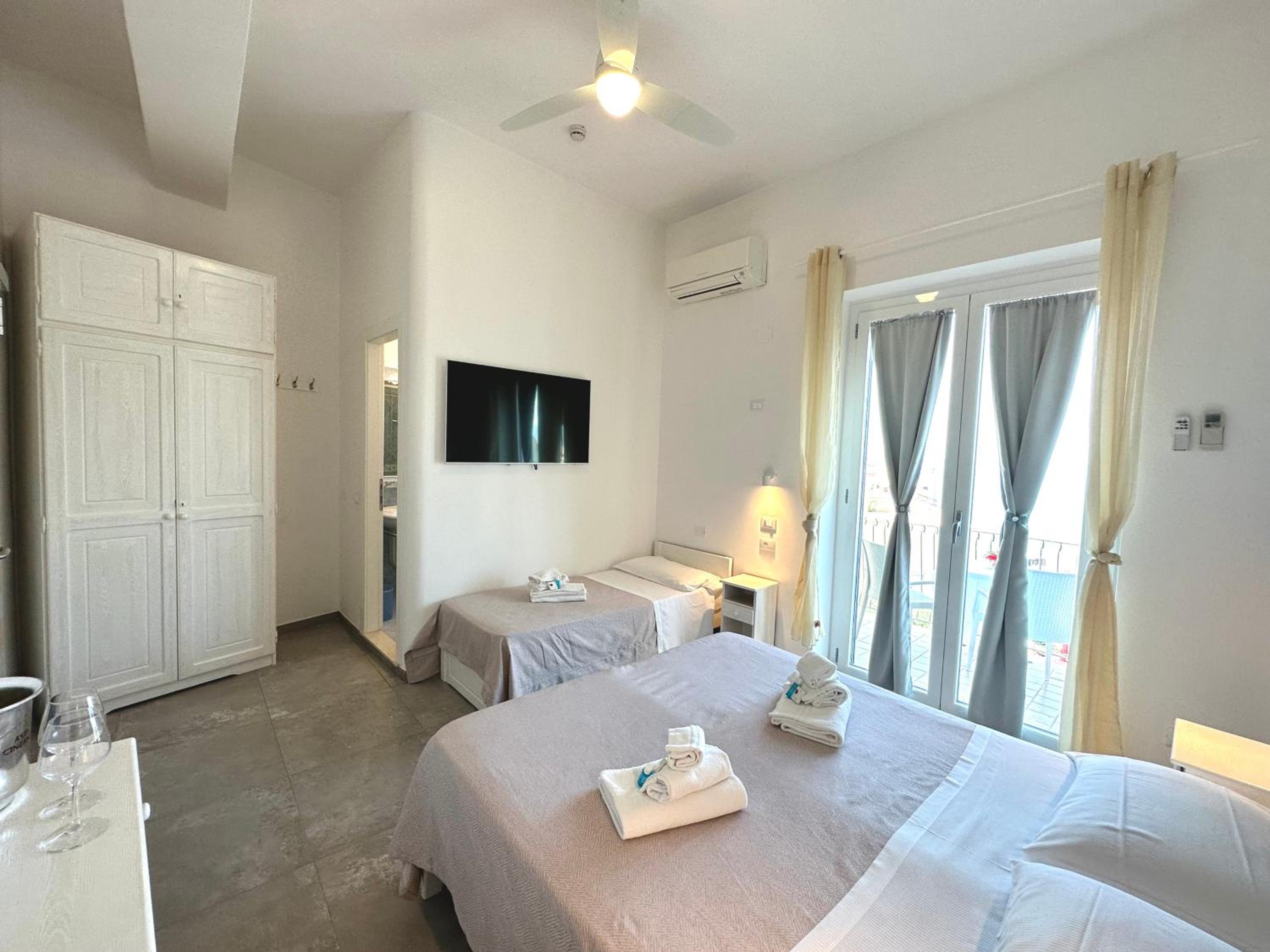 Triple Room with Sea View