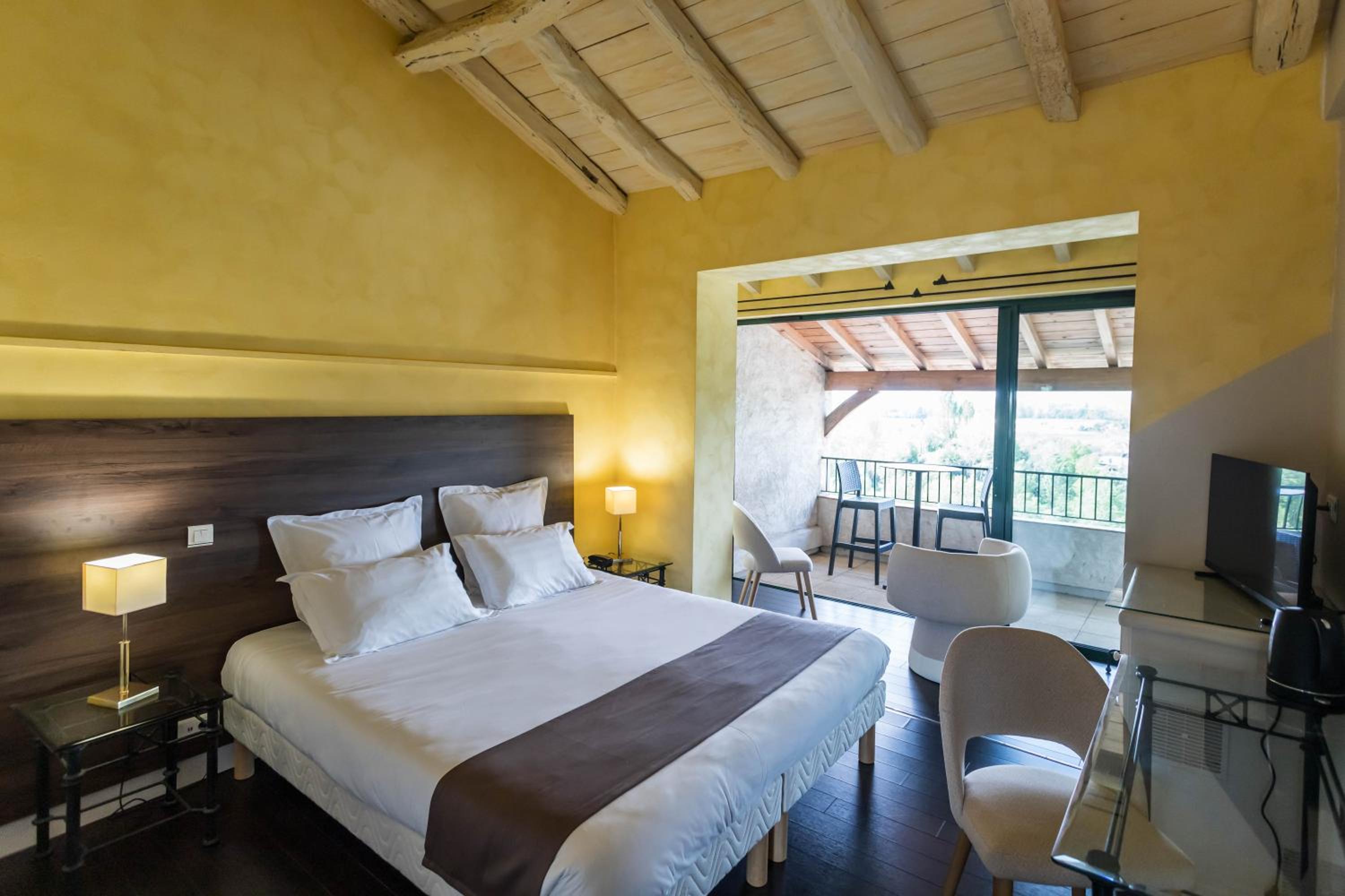 Double Room with Balcony photo 3