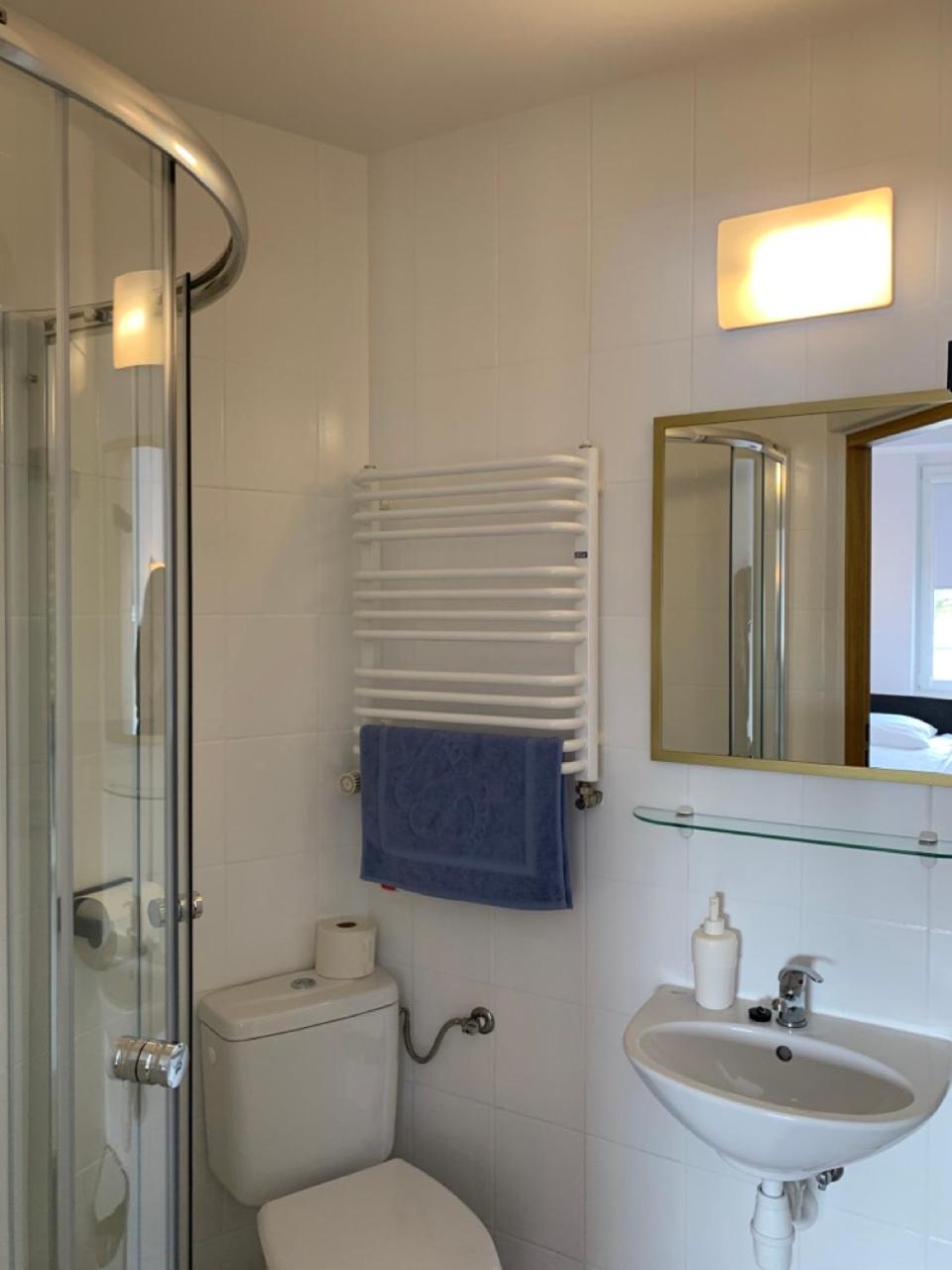Triple Room with Private Bathroom - Photo 3