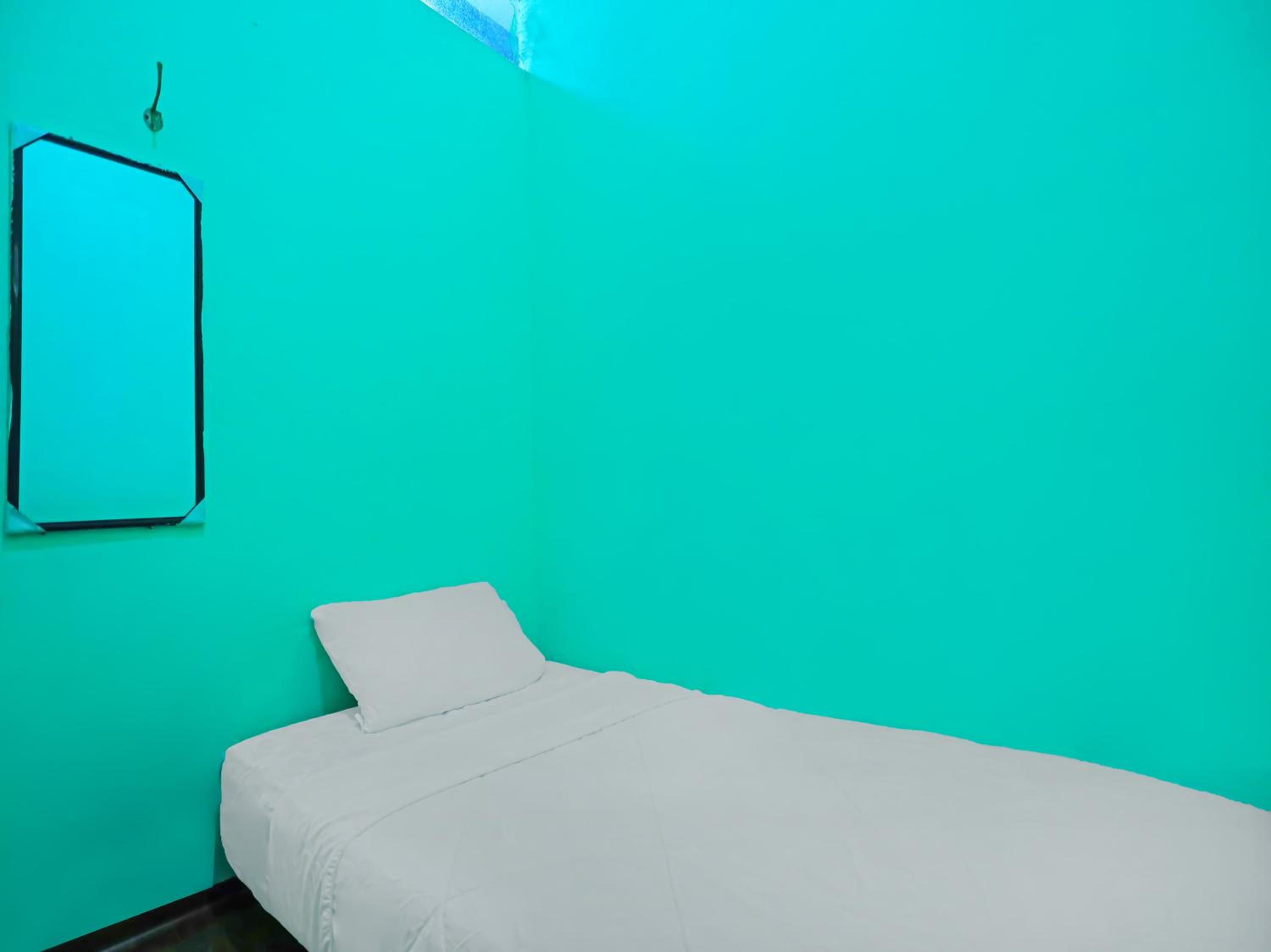 Small Single Room