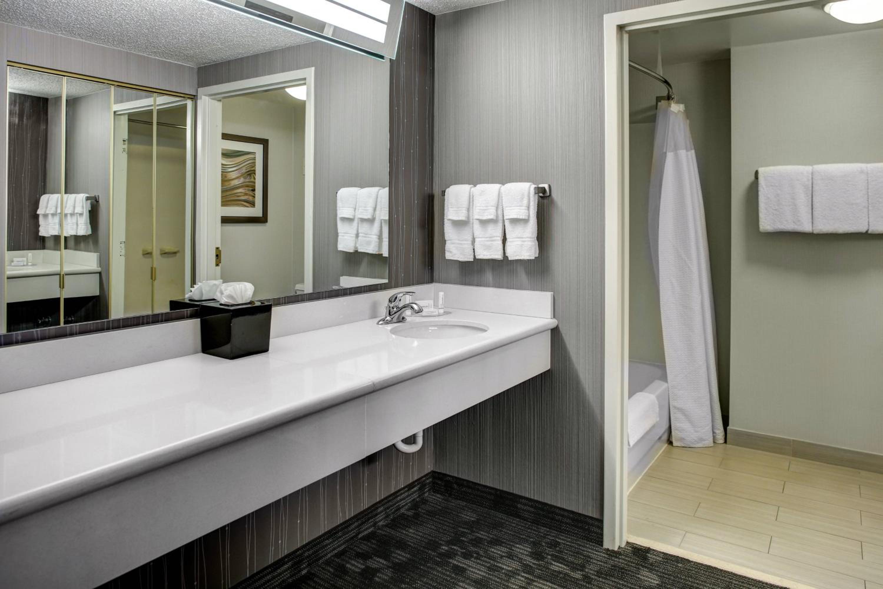 Executive King Suite - Photo 4