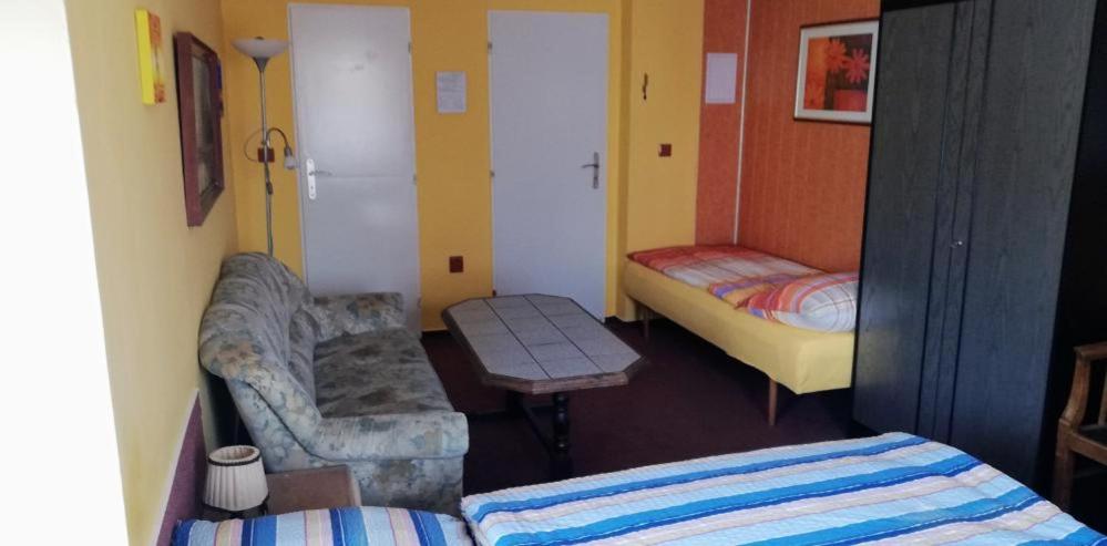 Standard Triple Room photo 2