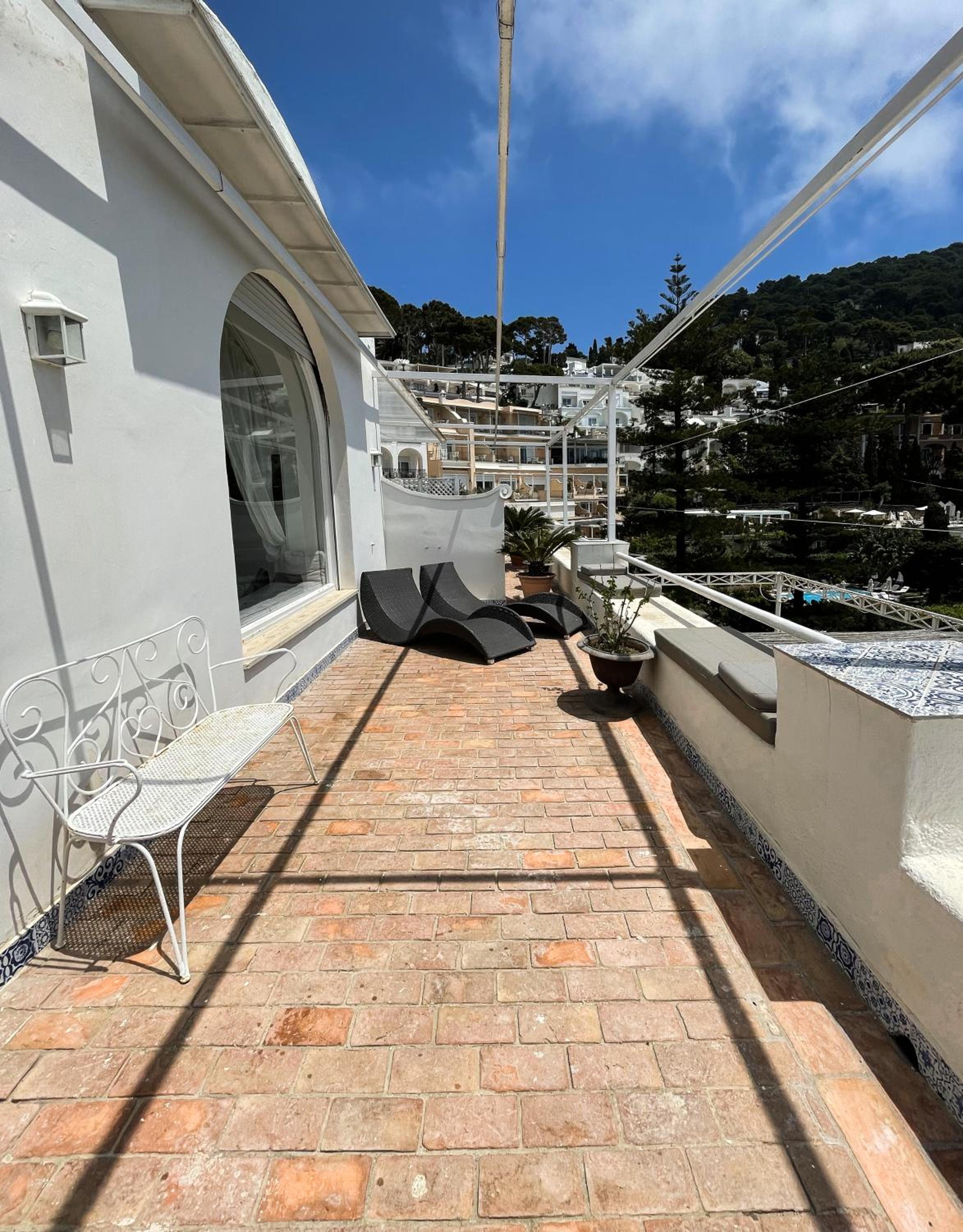 King Junior Suite with Terrace - Photo 8