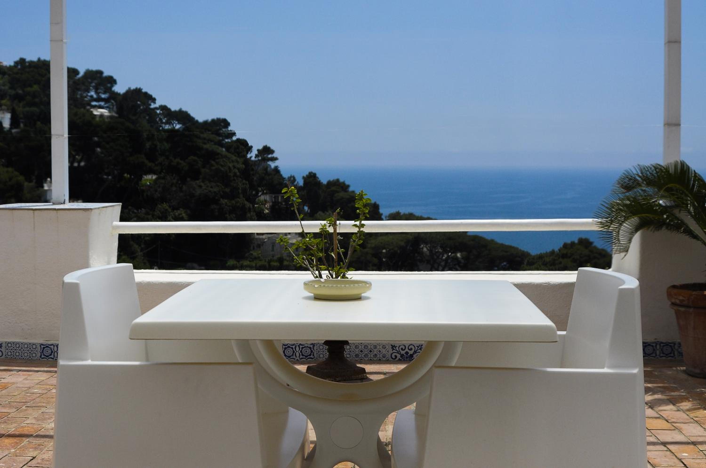 King Junior Suite with Terrace - Photo 9