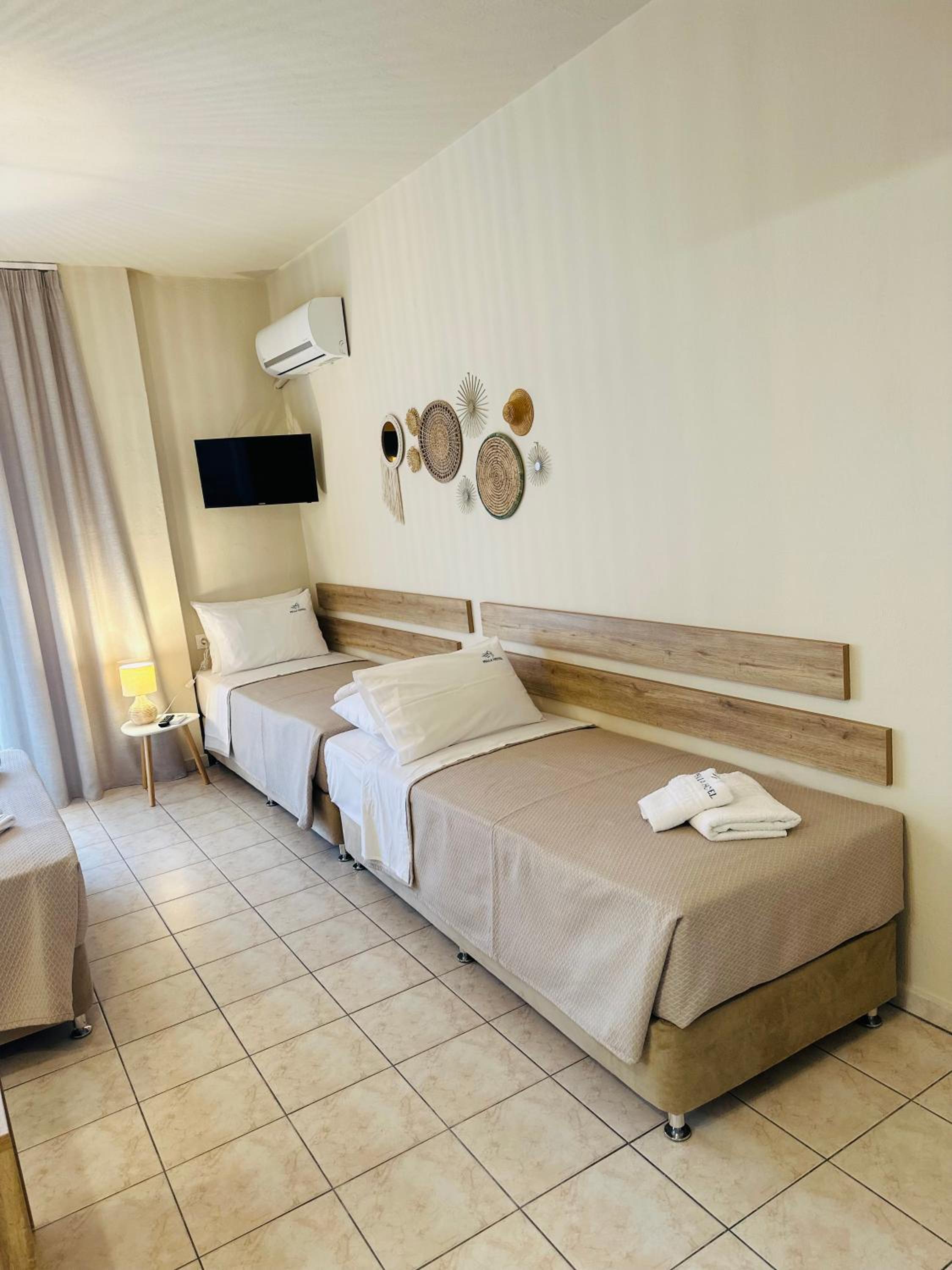 Classic Quadruple Room - Photo 3